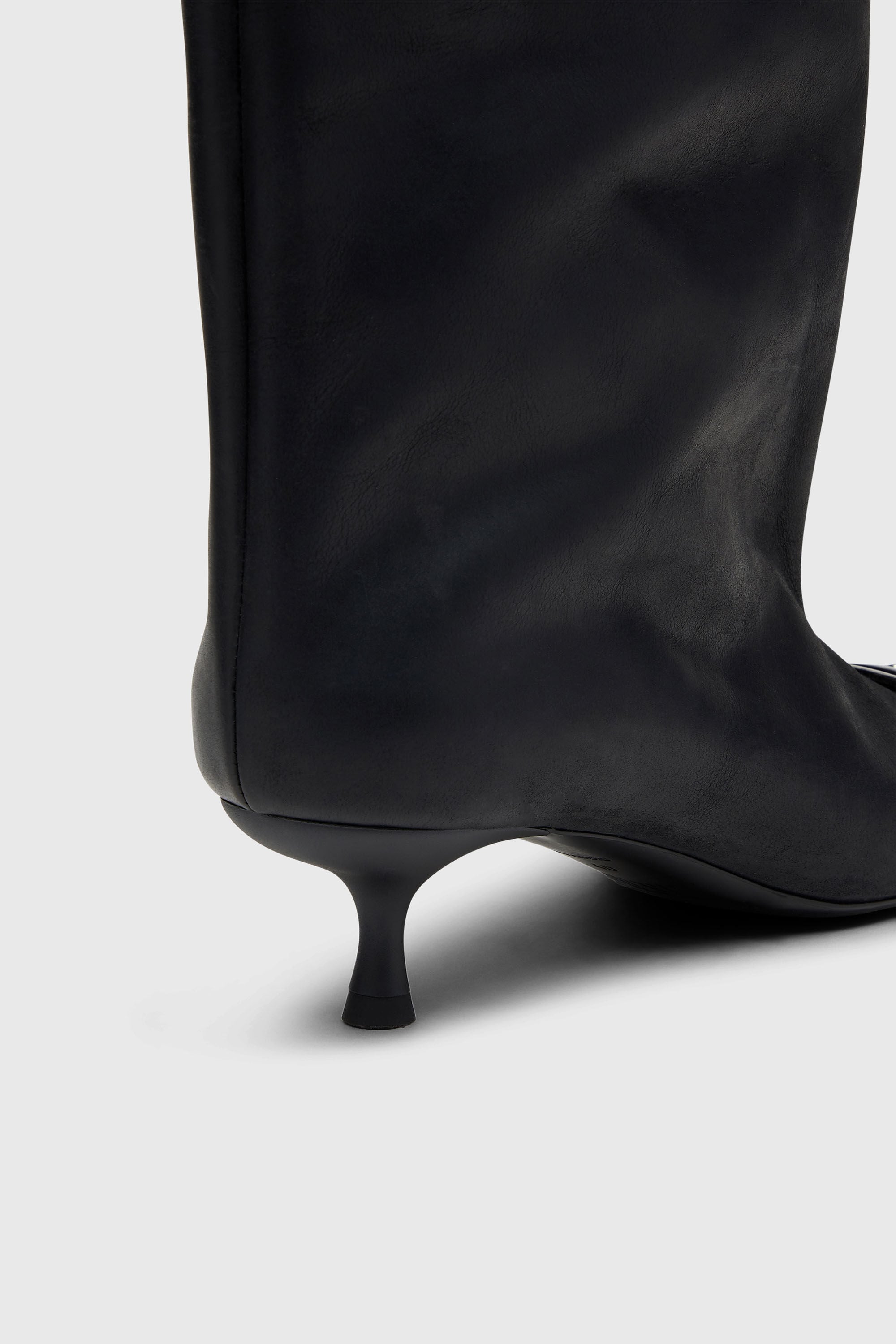 Diesel - D-VENUS 40 KB TUBE, D-Venus-Bottes hauteur genou en cuir huil&eacute; Femme in Noir - 4