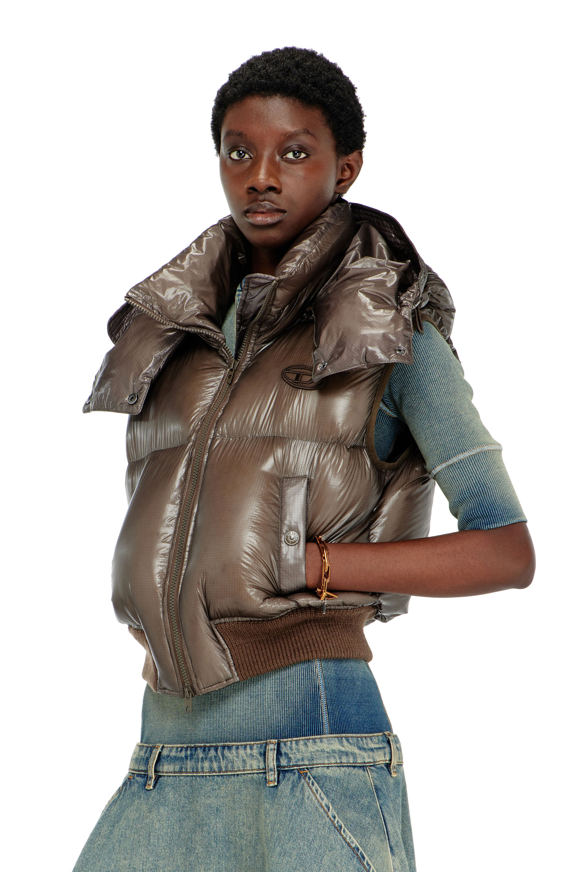 Diesel - W-PEYT-SSL-NEW-T1, Doudoune sans manches en ripstop avec capuche amovible Femme in Marron - 3