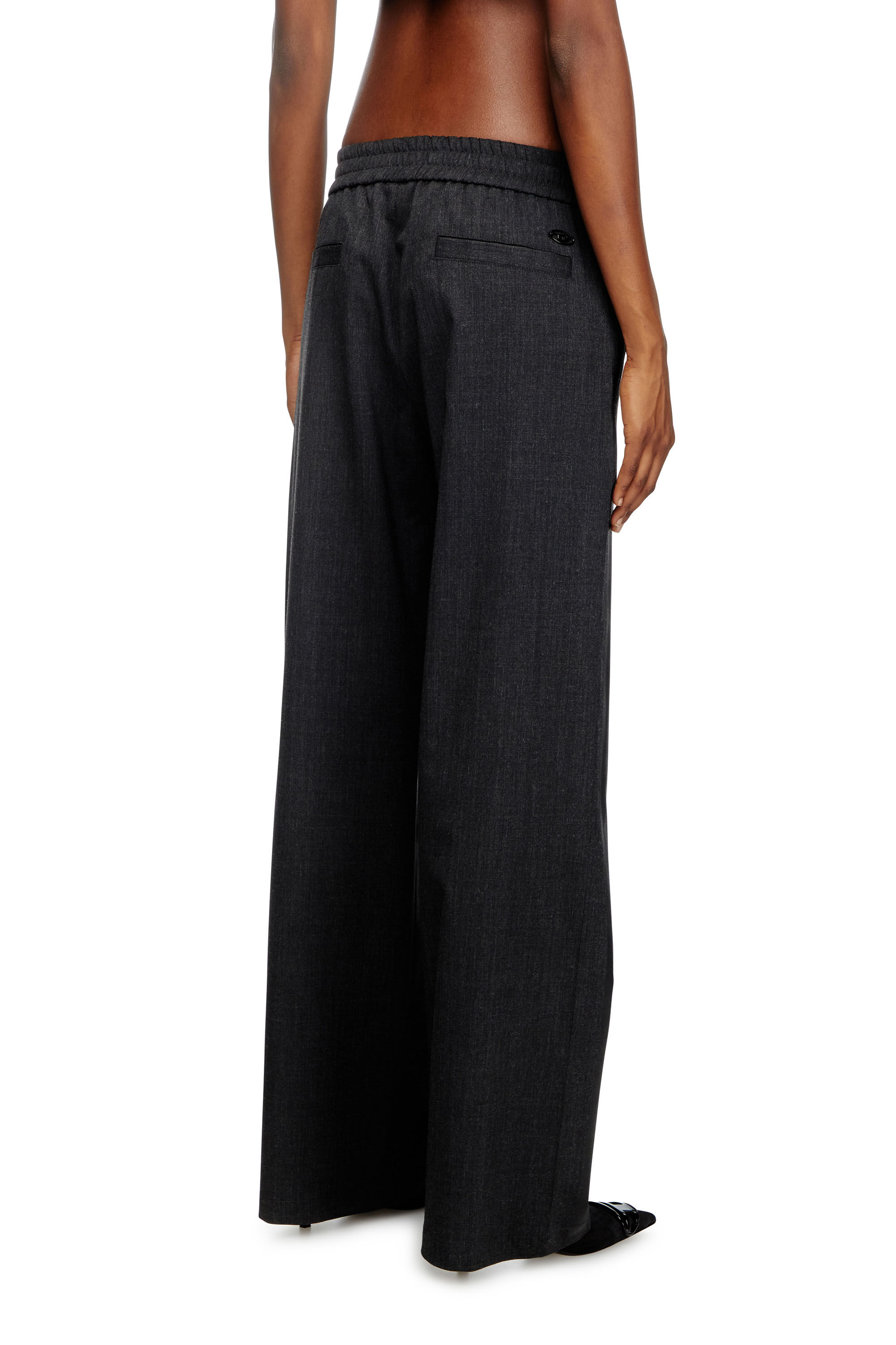 Diesel - P-DREY, Pantalon de survêtement avec fit ample Femme in Noir - 4
