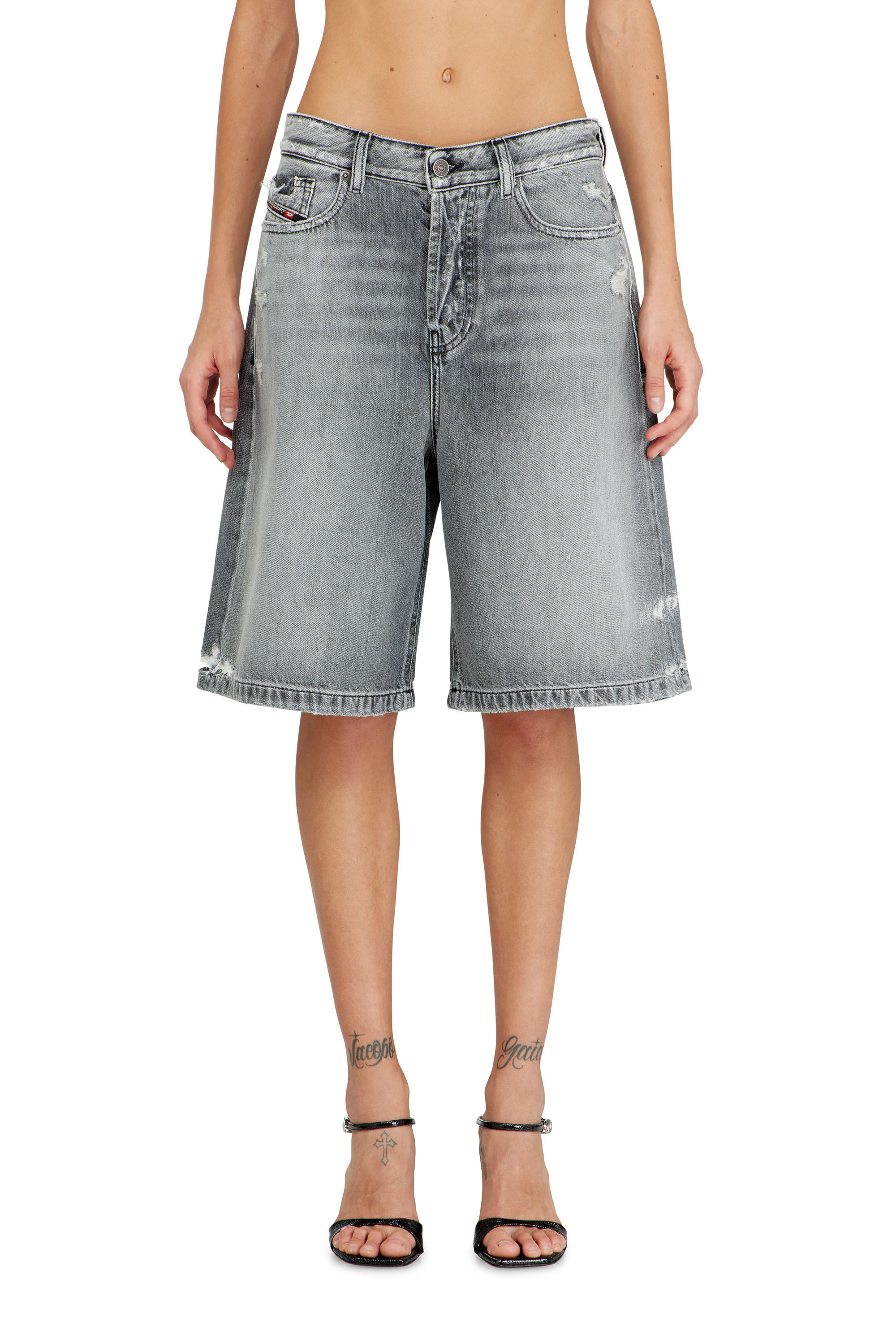Diesel - DE-SIRE-SHORT, Short en denim &agrave; ourlets effiloch&eacute;s Femme in Gris - 3