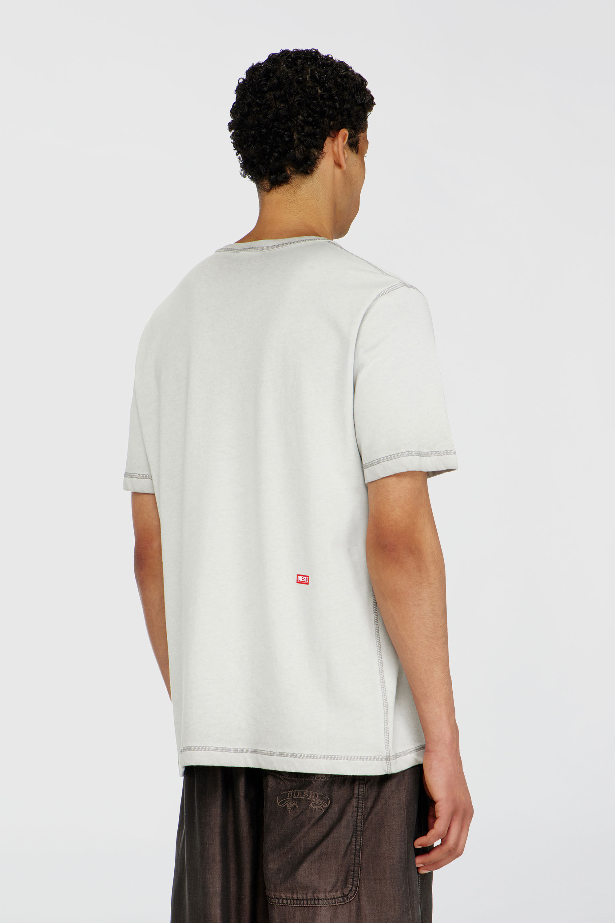 Diesel - T-RAWJUST-AA1, T-shirt en jersey avec motif emboss&eacute; Homme in Gris - 4
