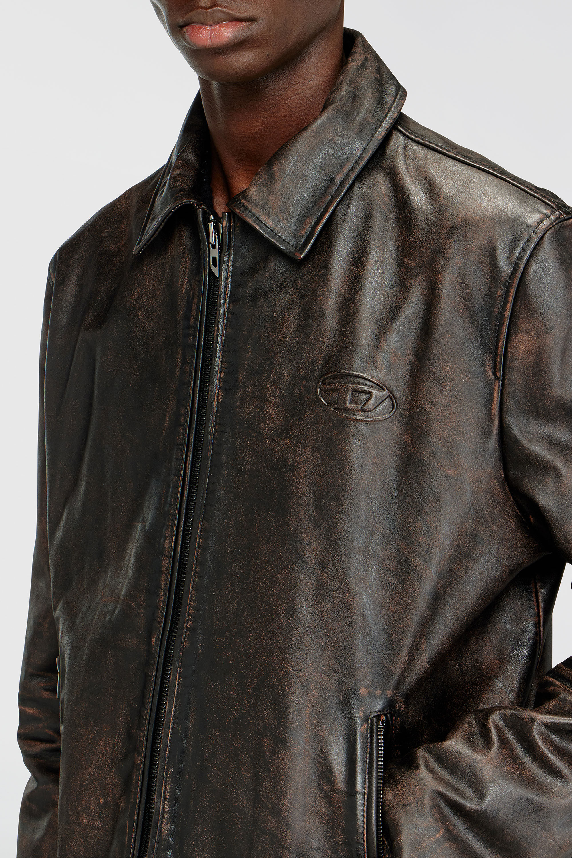 Diesel - L-AMAR-WRD, Veste coach en cuir trait&eacute; Homme in Marron - 5
