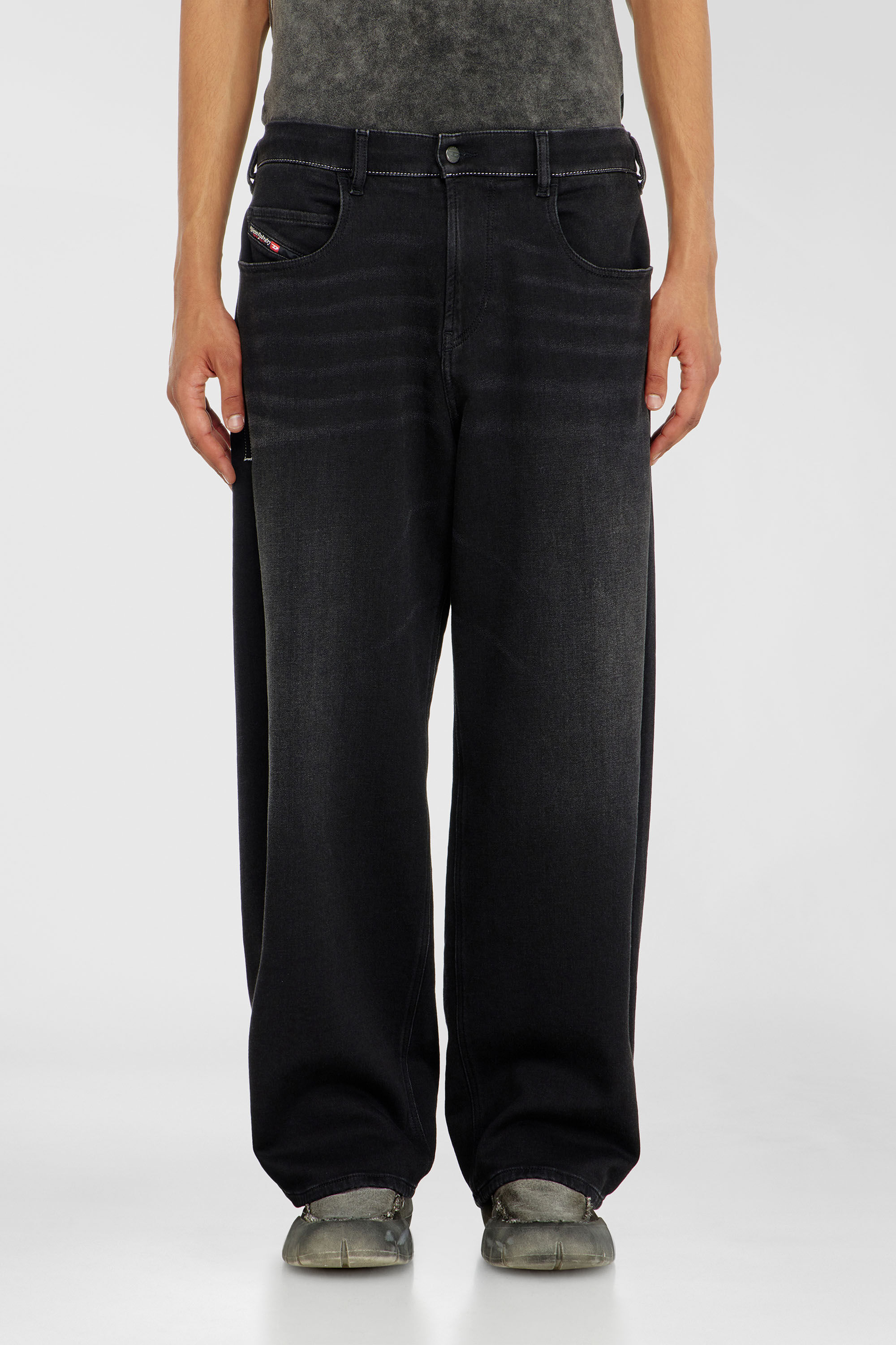 Diesel - Relaxed 2097 D-Enim-M Joggjeans&reg; 09P90 Mixte, Noir/Gris fonc&eacute; - Image 2