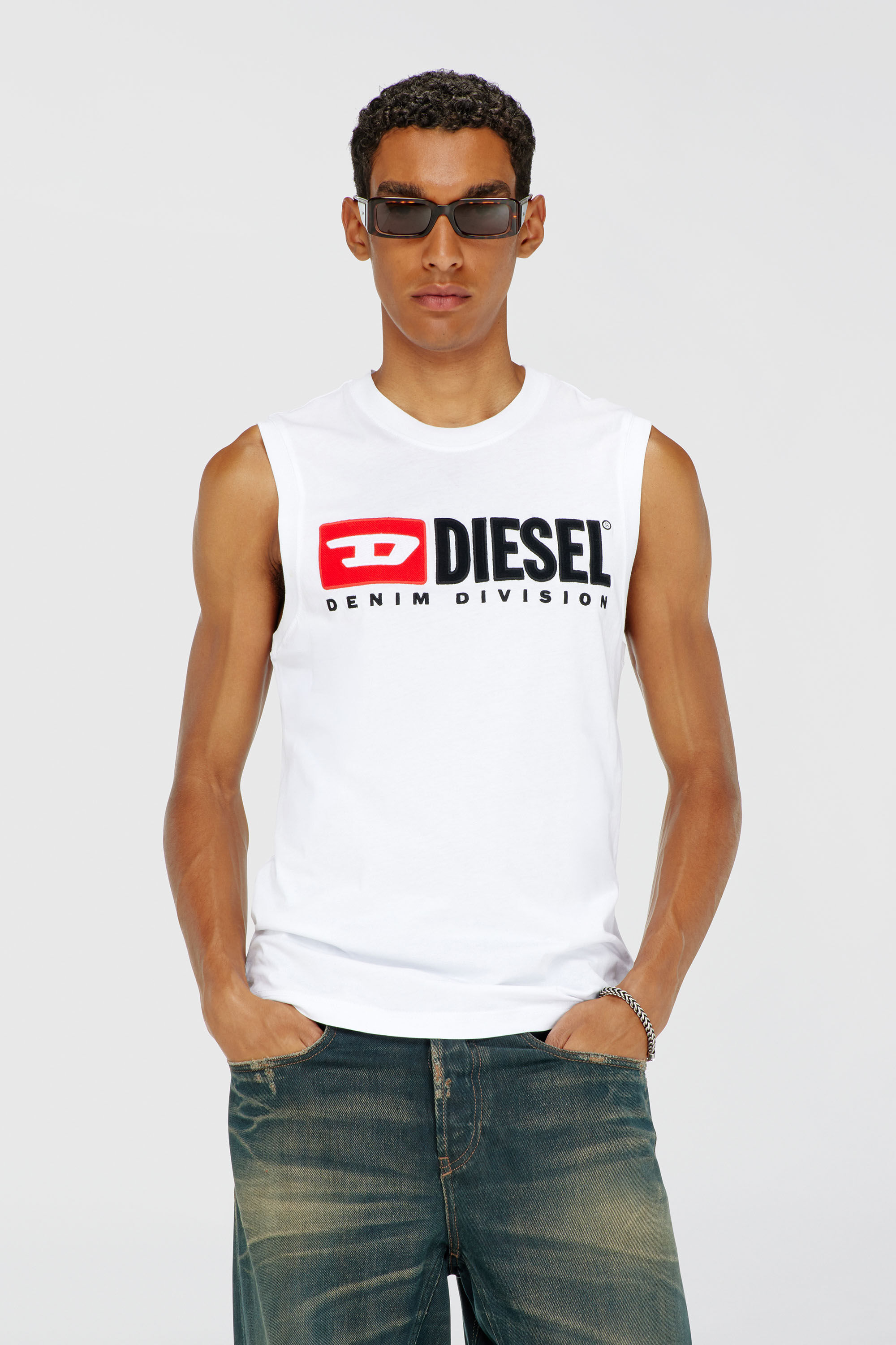 Diesel - T-ISCO-DIV, D&eacute;bardeur avec logo imprim&eacute; sur le devant Homme in Blanc - 3