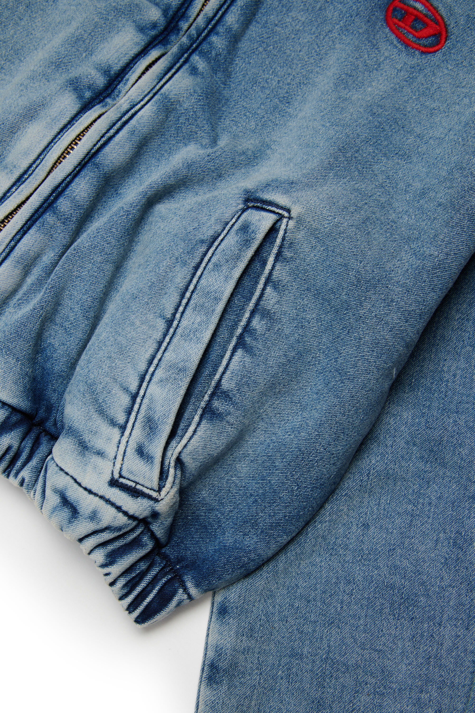 JAXY JJJ, Bleu moyen