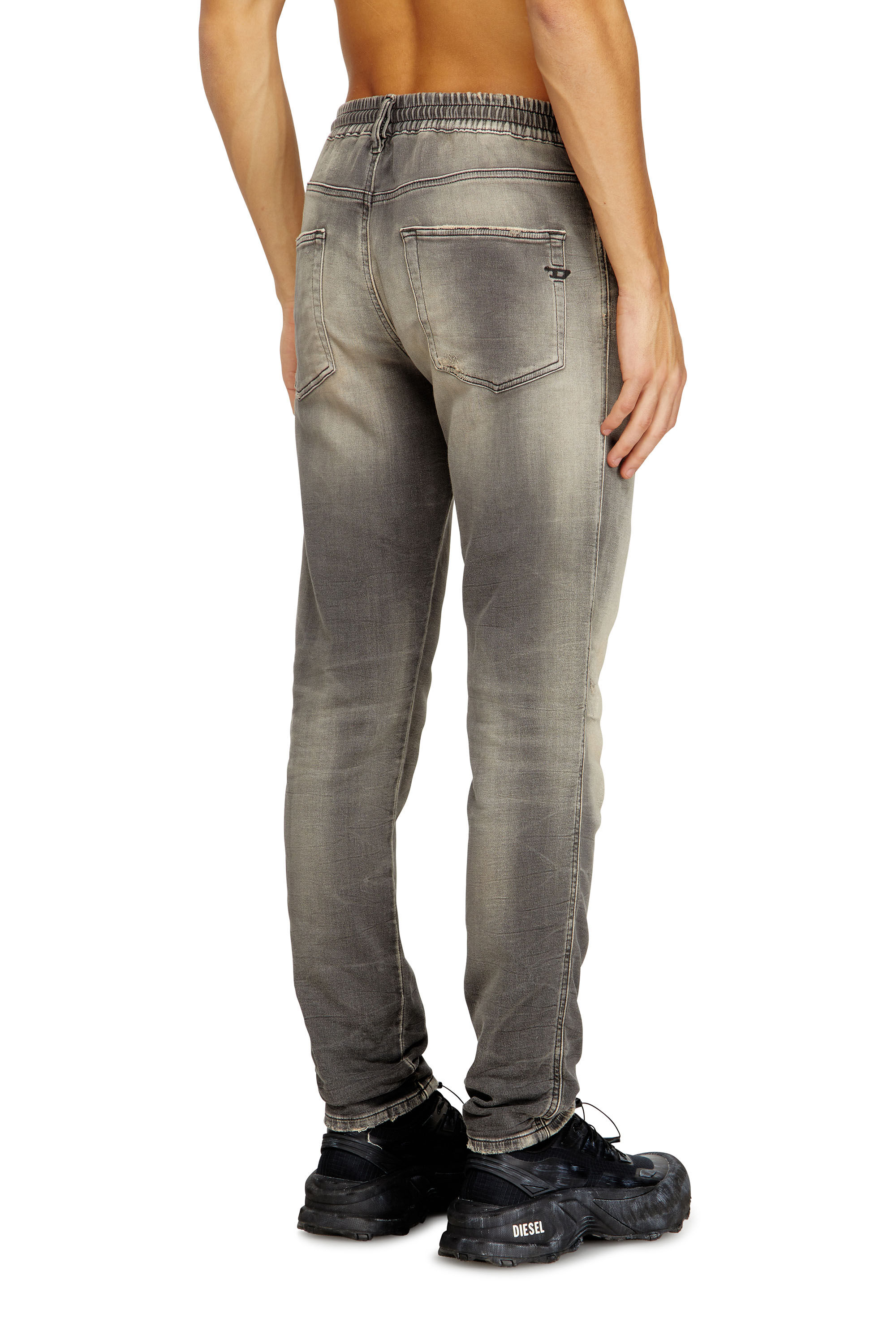 Diesel - Slim 2062 D-Strukt Joggjeans® 068UH Homme, Gris Clair - Image 4
