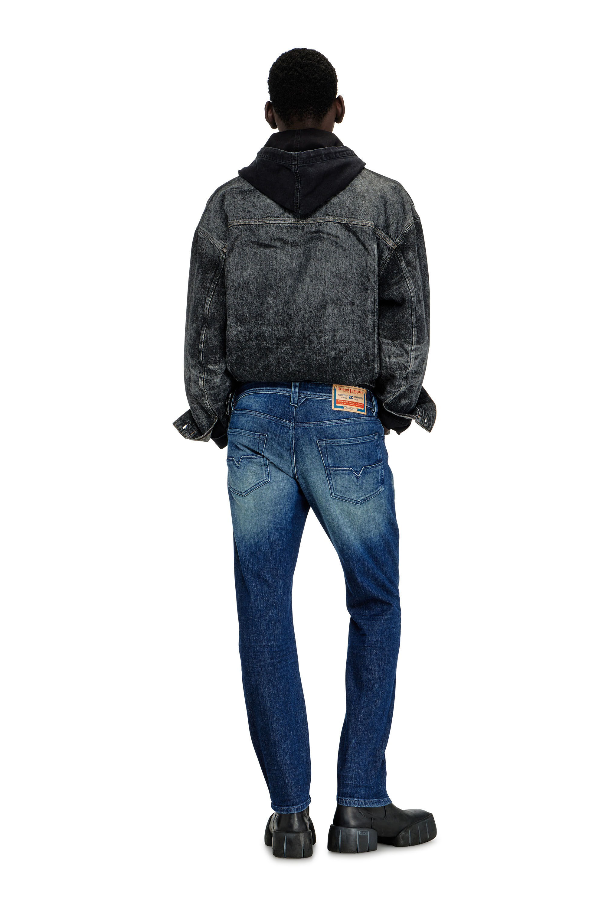 Diesel - Regular Jeans 1986 Larkee-Beex 0KBBR Homme, Bleu Fonc&eacute; - Image 3
