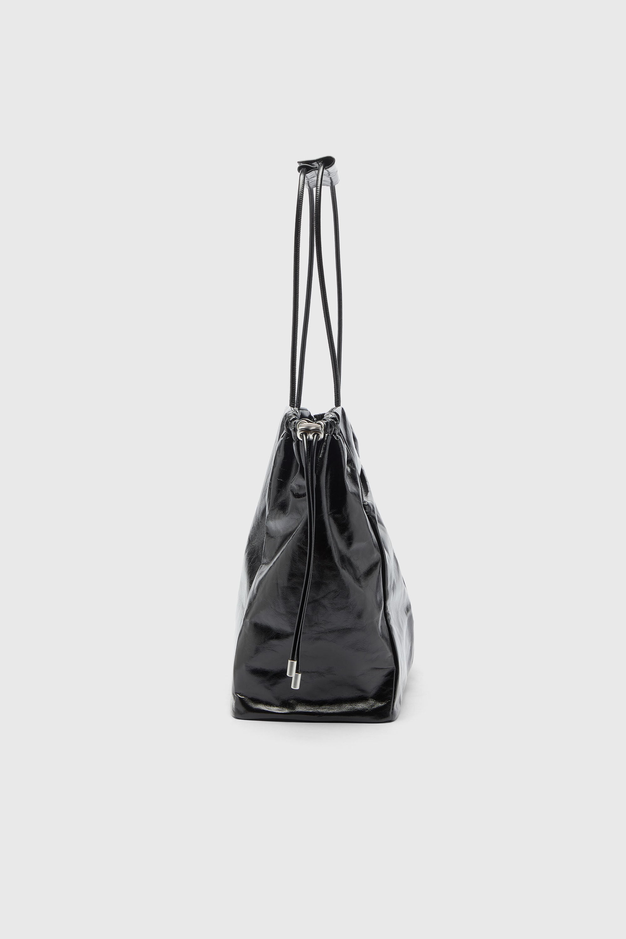 Diesel - SCRUNCH-D TOTE E/W, Woman's Scrunch-D - Tote bag in shiny wrinkled leather in Black - 4