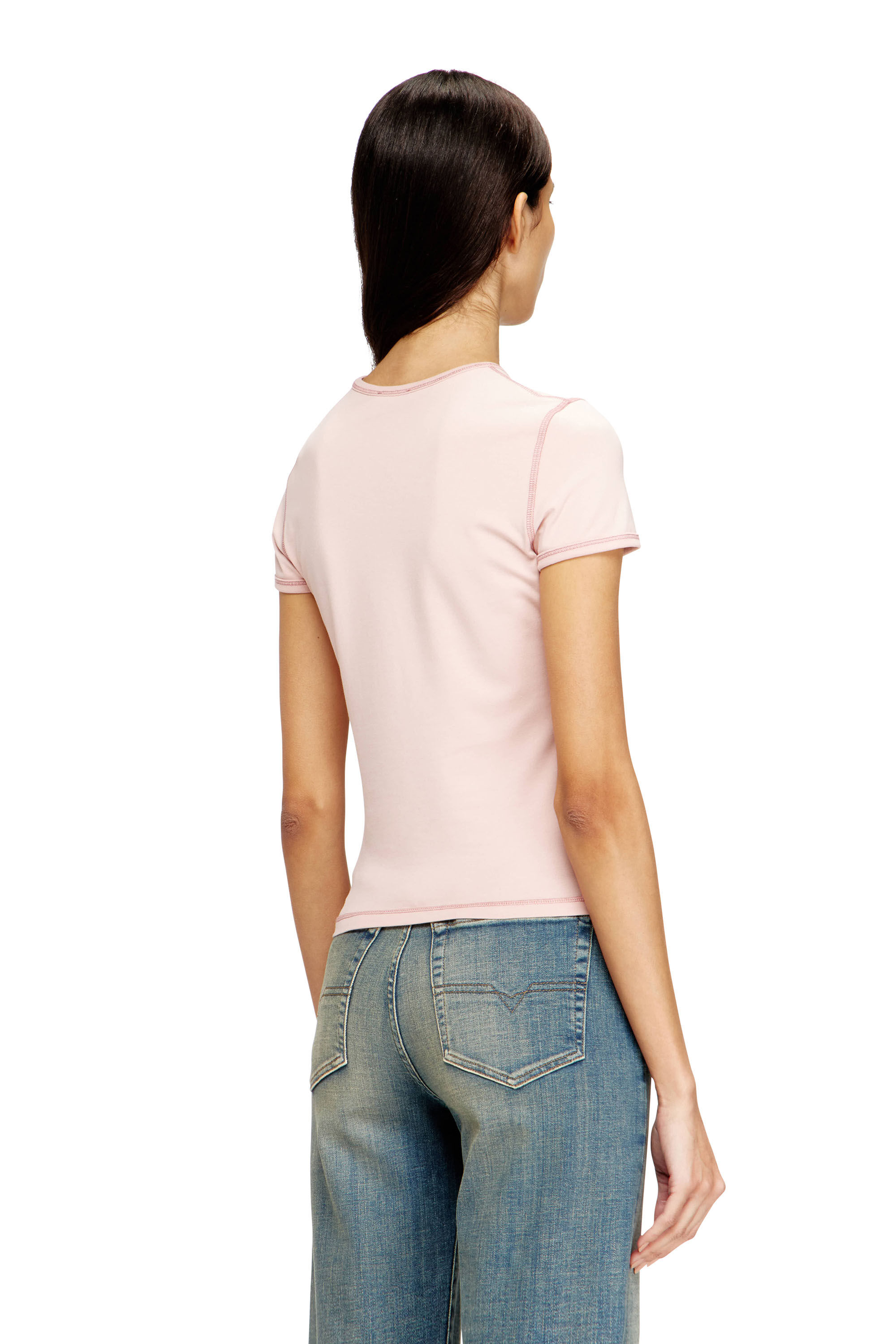 Diesel - T-UNCUTIES-LONG-S5, T-shirt ajust&eacute;e avec imprim&eacute; c&oelig;ur et clous Femme in Rose - 4