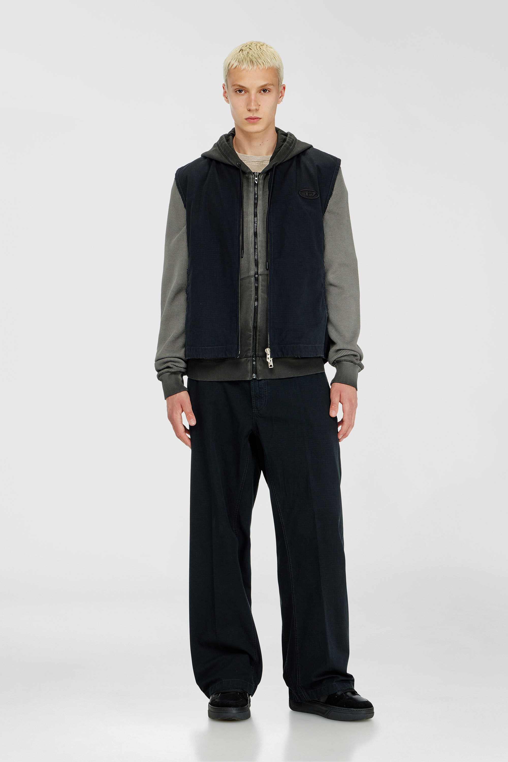 Diesel - J-TYPE-CO-SL, Gilet en coton ripstop avec patch Oval D Homme in Noir - 1