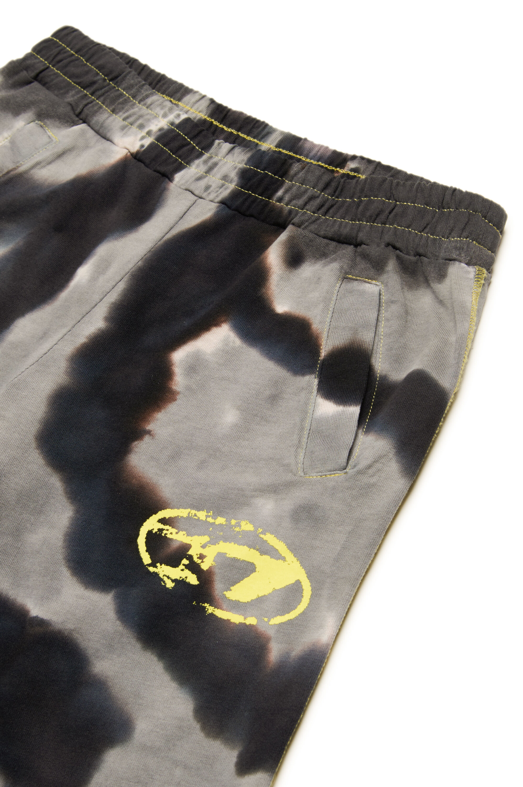 Diesel - PBOBX, Short de survêtement avec imprimé batik Homme in Noir - 3