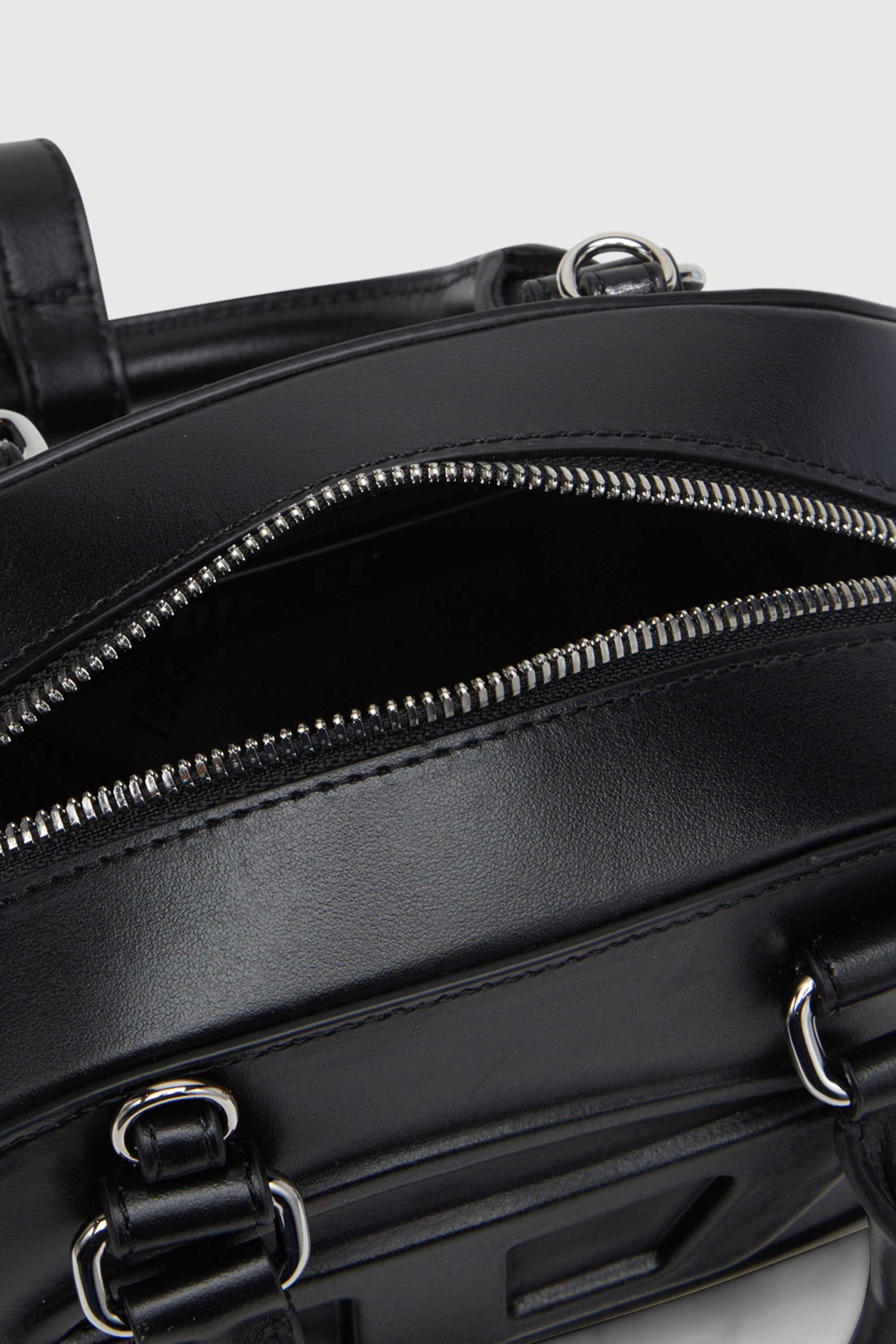 Diesel - 1DR DOME CROSSBODY, 1DR Dome - Petit sac bowling en cuir noir pour femme Femme in Noir - 4