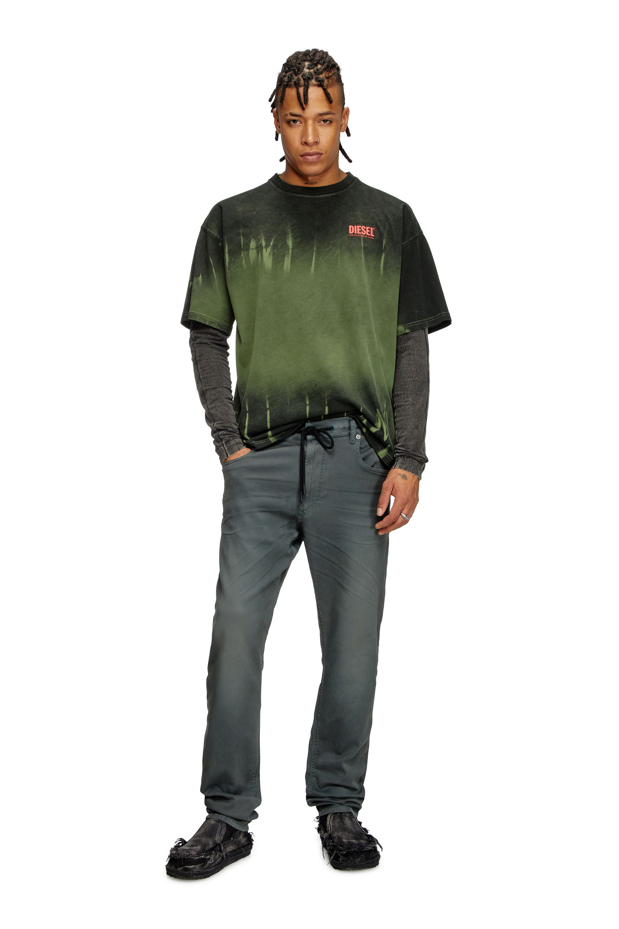 Diesel - Regular 2030 D-Krooley Joggjeans® 0670M Homme, Gris - Image 1