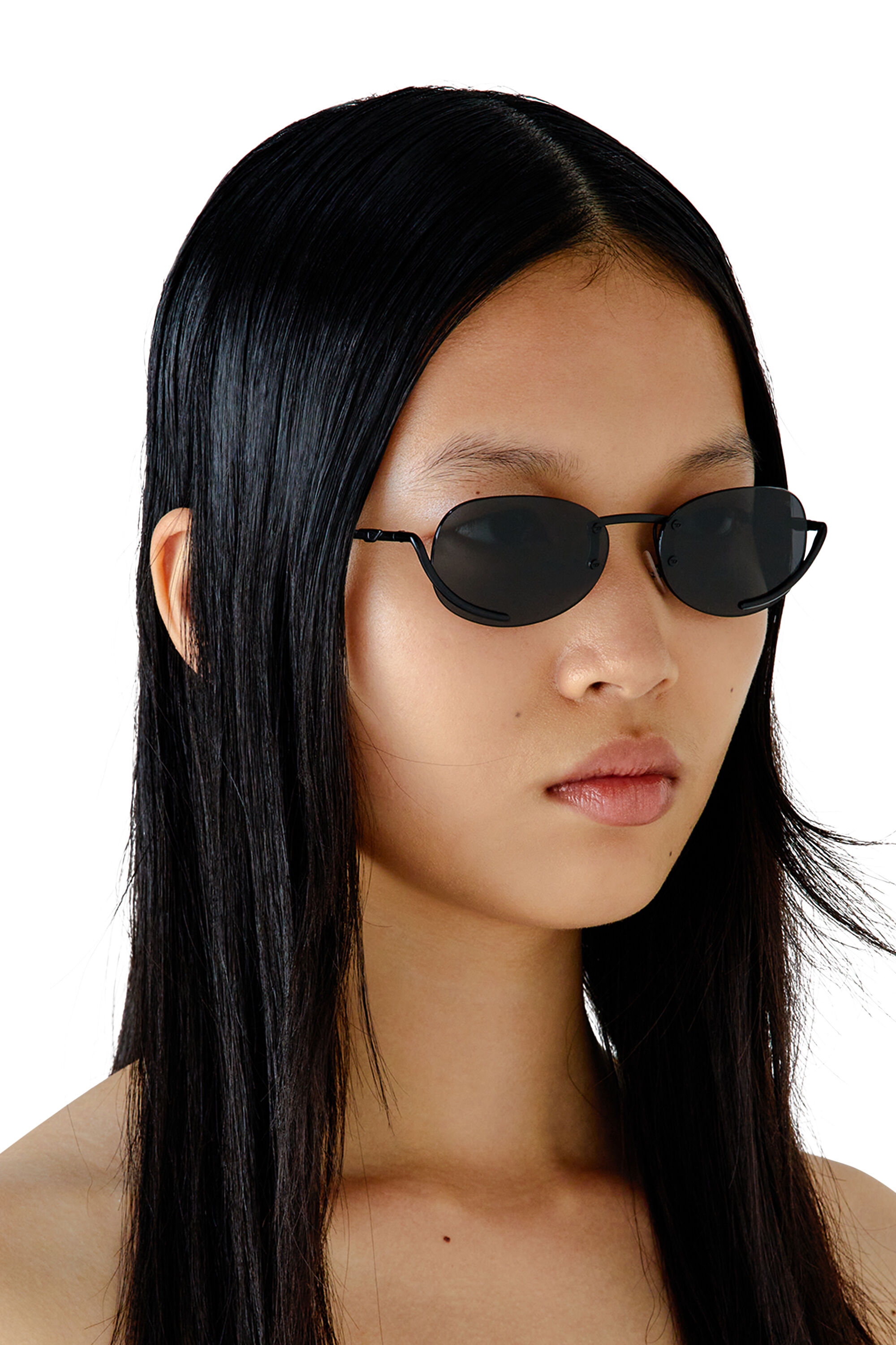 Women s Oval sunglasses Black Diesel