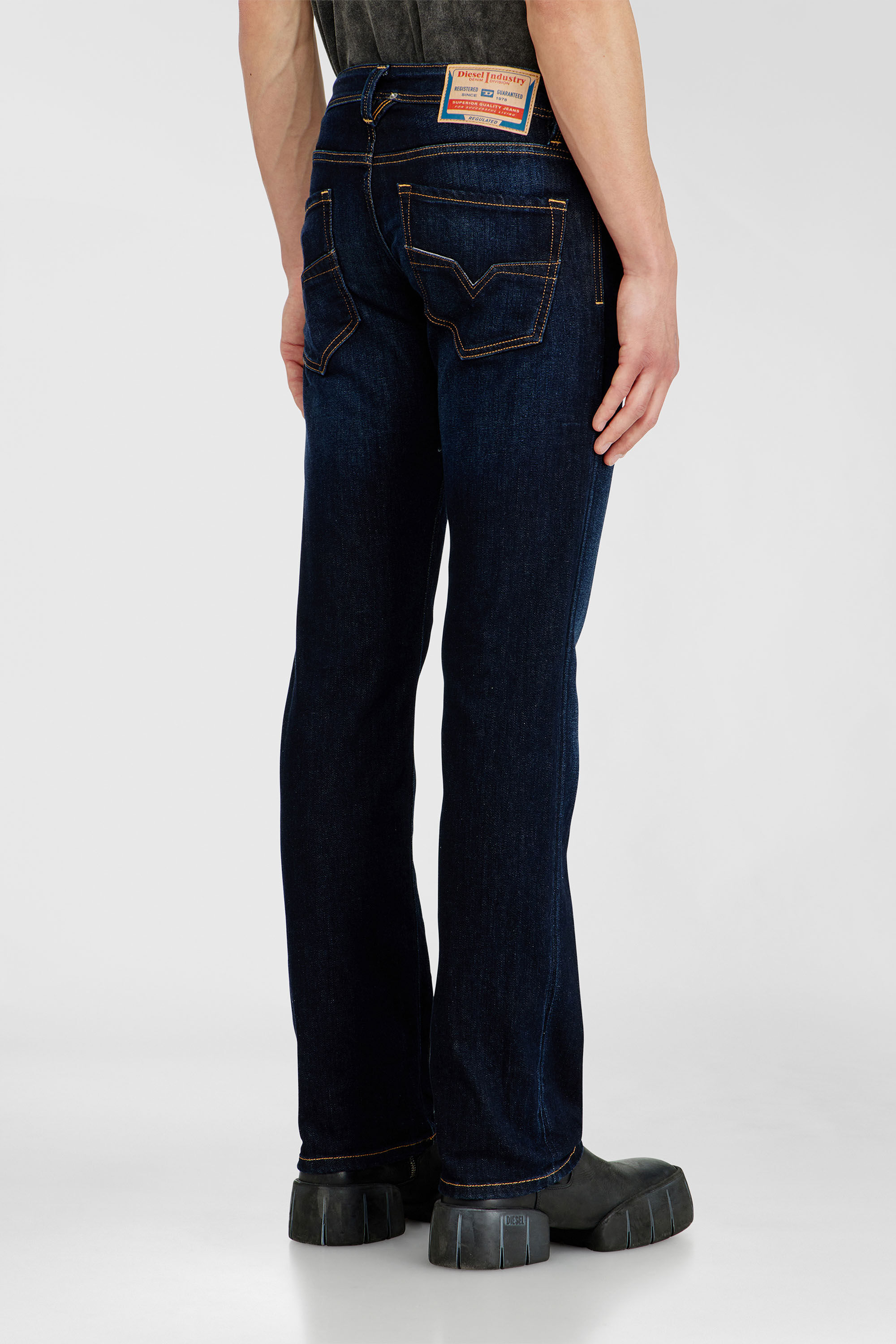 Diesel - Regular Jeans 1985 Larkee 09Q15 Homme, Bleu Fonc&eacute; - Image 5