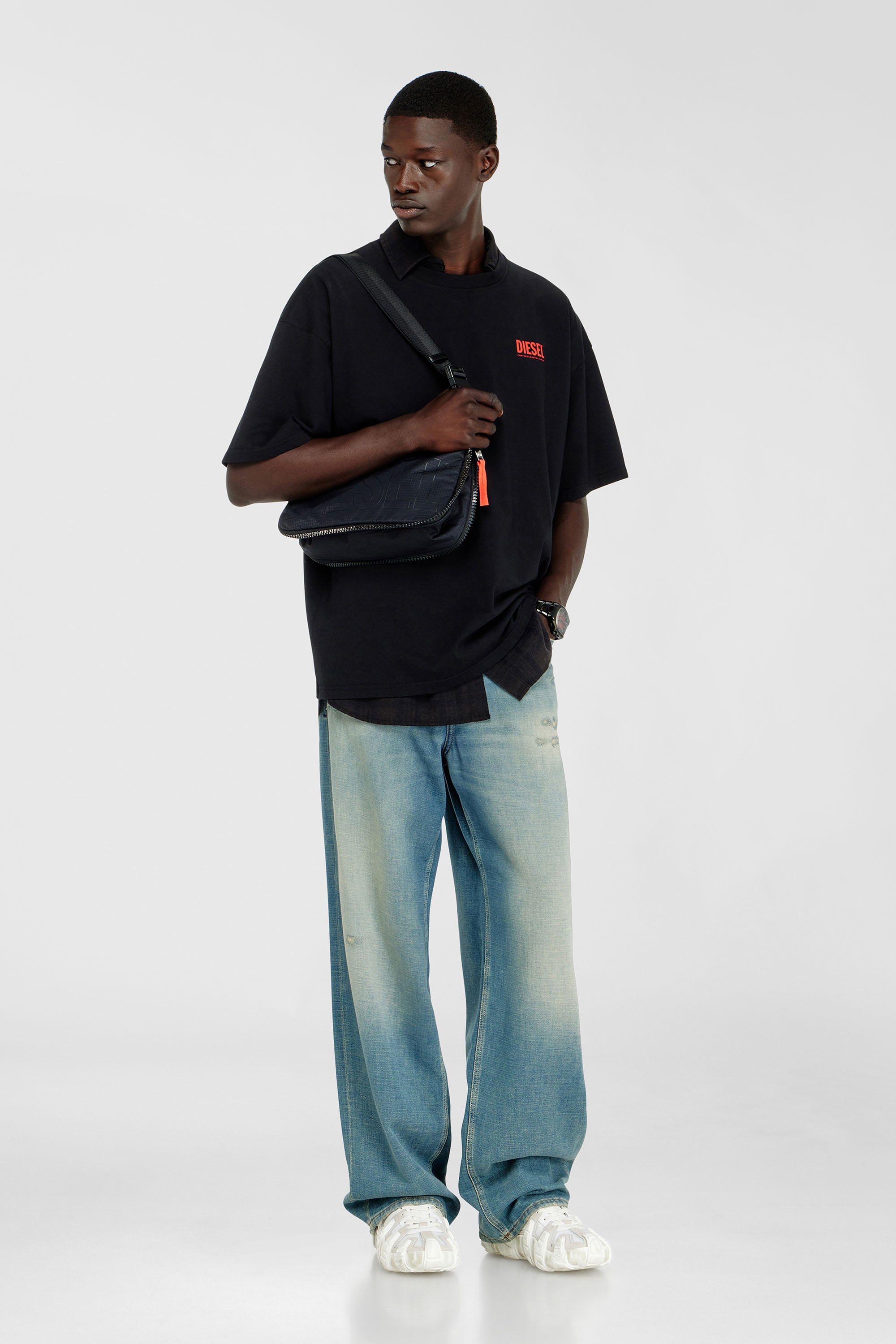Diesel - T-BOXT-BISK, T-shirt en coton avec imprim&eacute; Diesel Biscotto Homme in Noir - 2