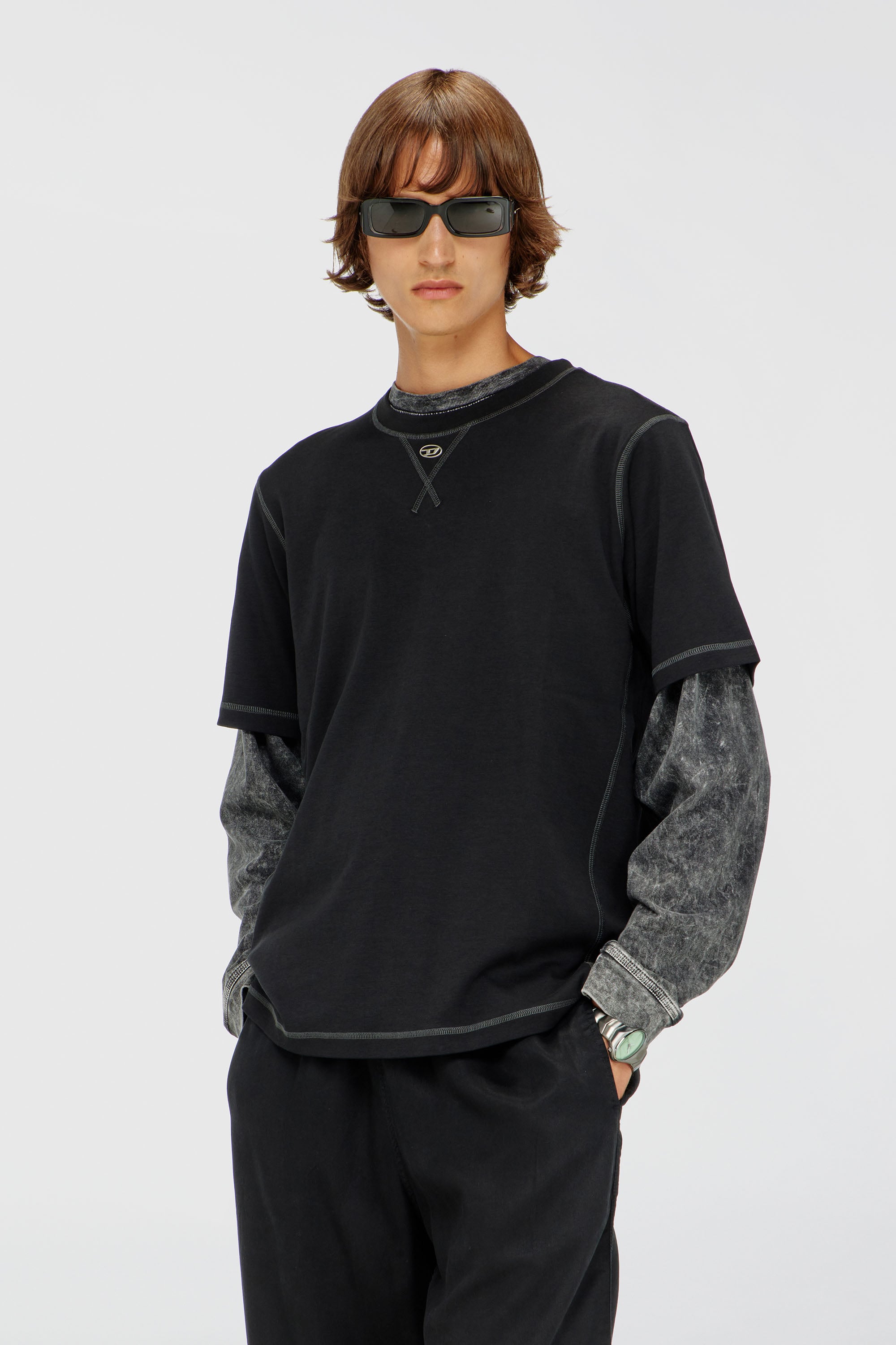 Diesel - T-MADJUST-TR, T-shirt r&eacute;guli&egrave;re avec col rond et Oval D Homme in Gris - 1