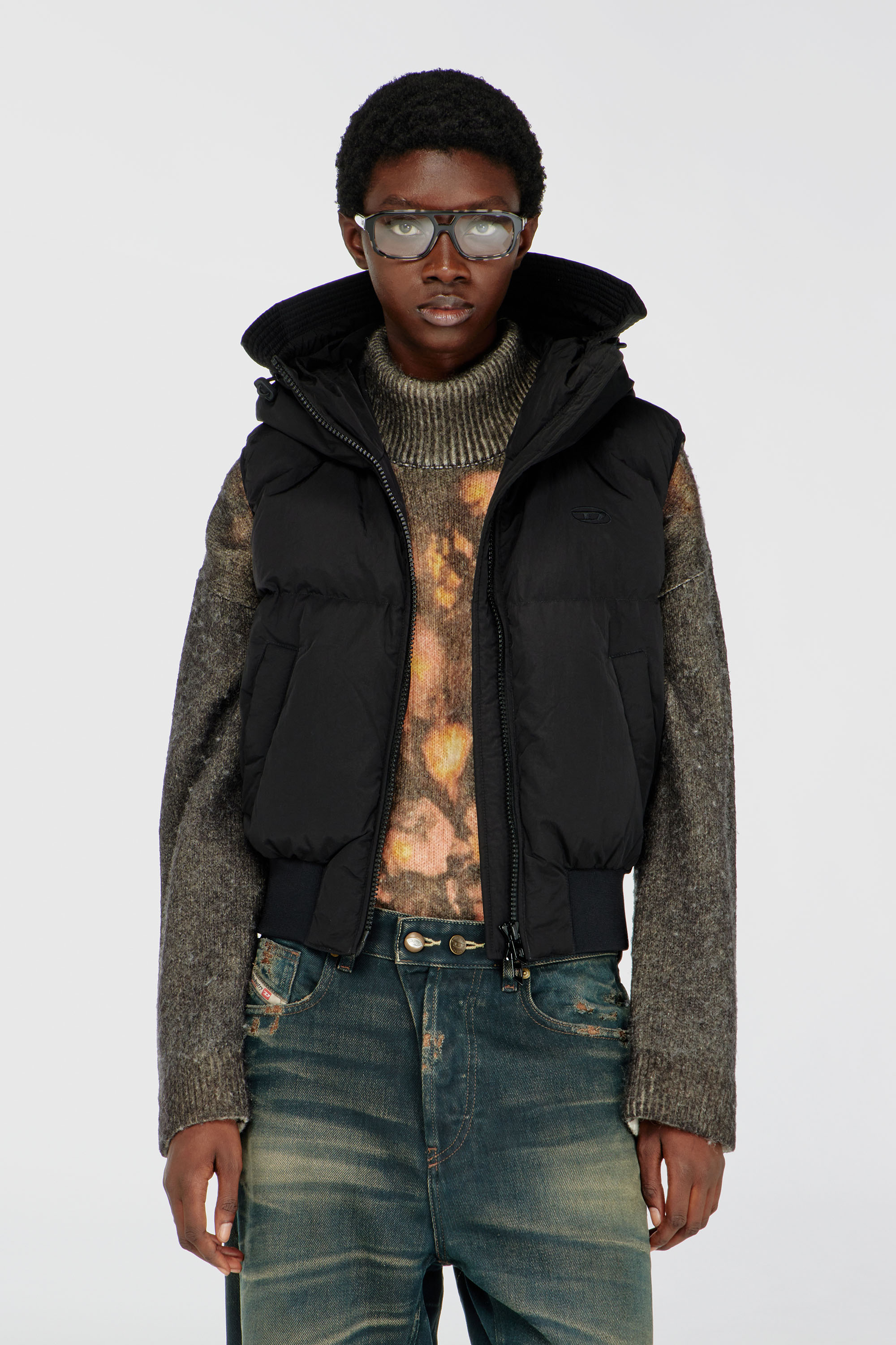 Diesel - W-PEYT-SSL-NEW-P1, Gilet sans manches &agrave; capuche en nylon froiss&eacute; Femme in Noir - 3