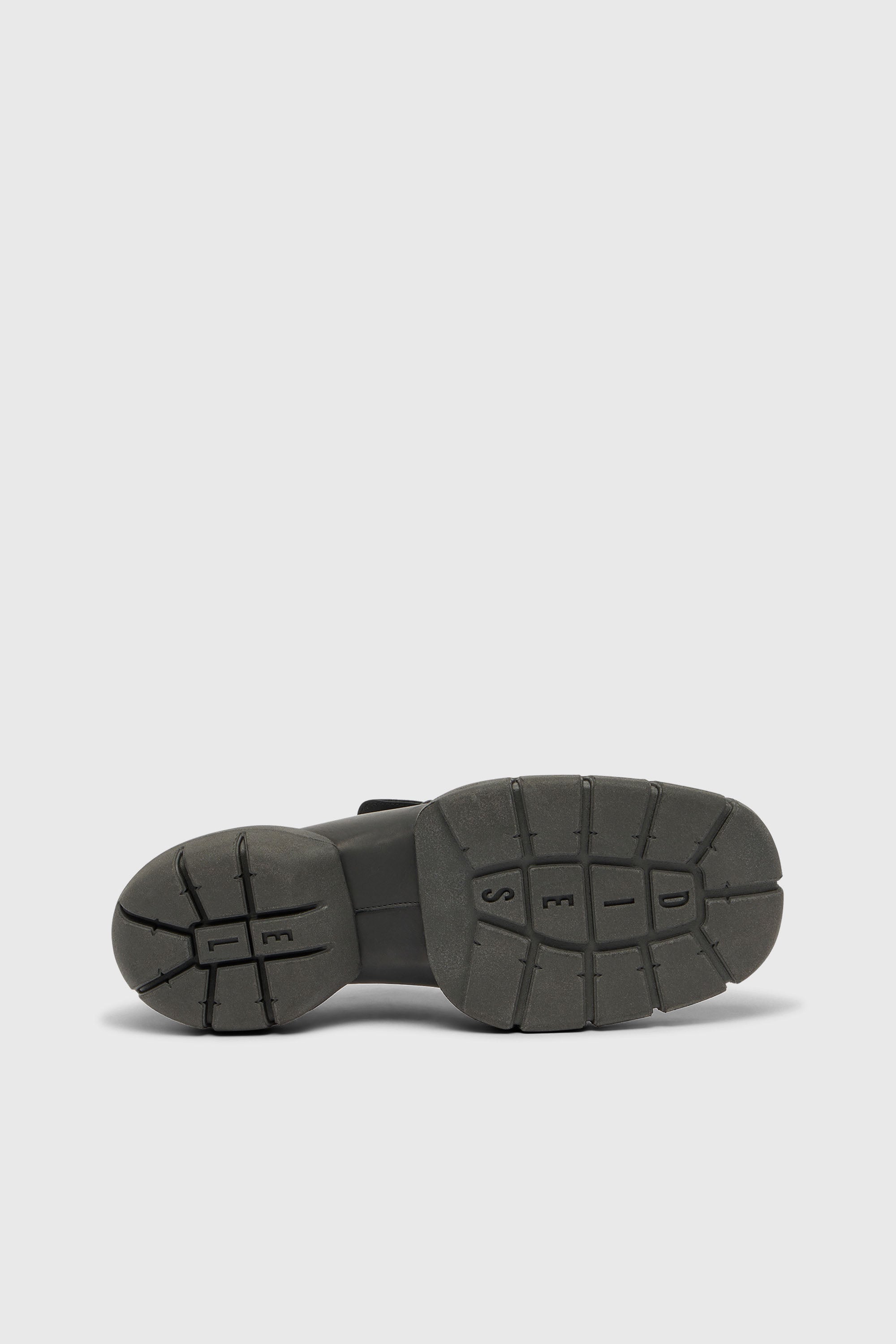 Diesel - D-MATHIEU SC, D-Mathieu-Mocassin en cuir bross&eacute; avec semelle en caoutchouc Homme in Noir - 4