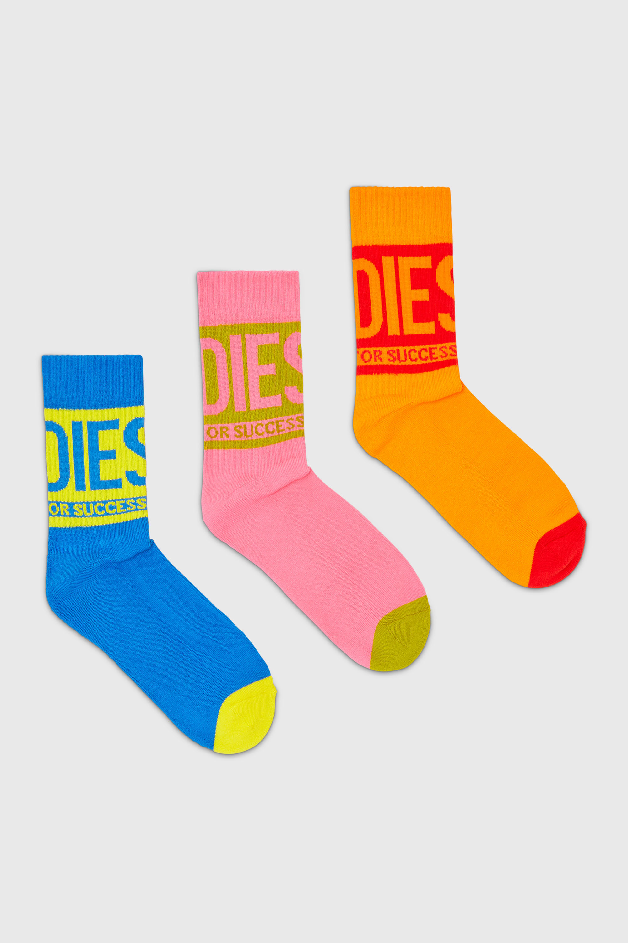 Diesel - SKM-RAY-THREEPACK, Lot de trois paires de chaussettes en coton avec d&eacute;tail logo Homme in Polychrome - 1