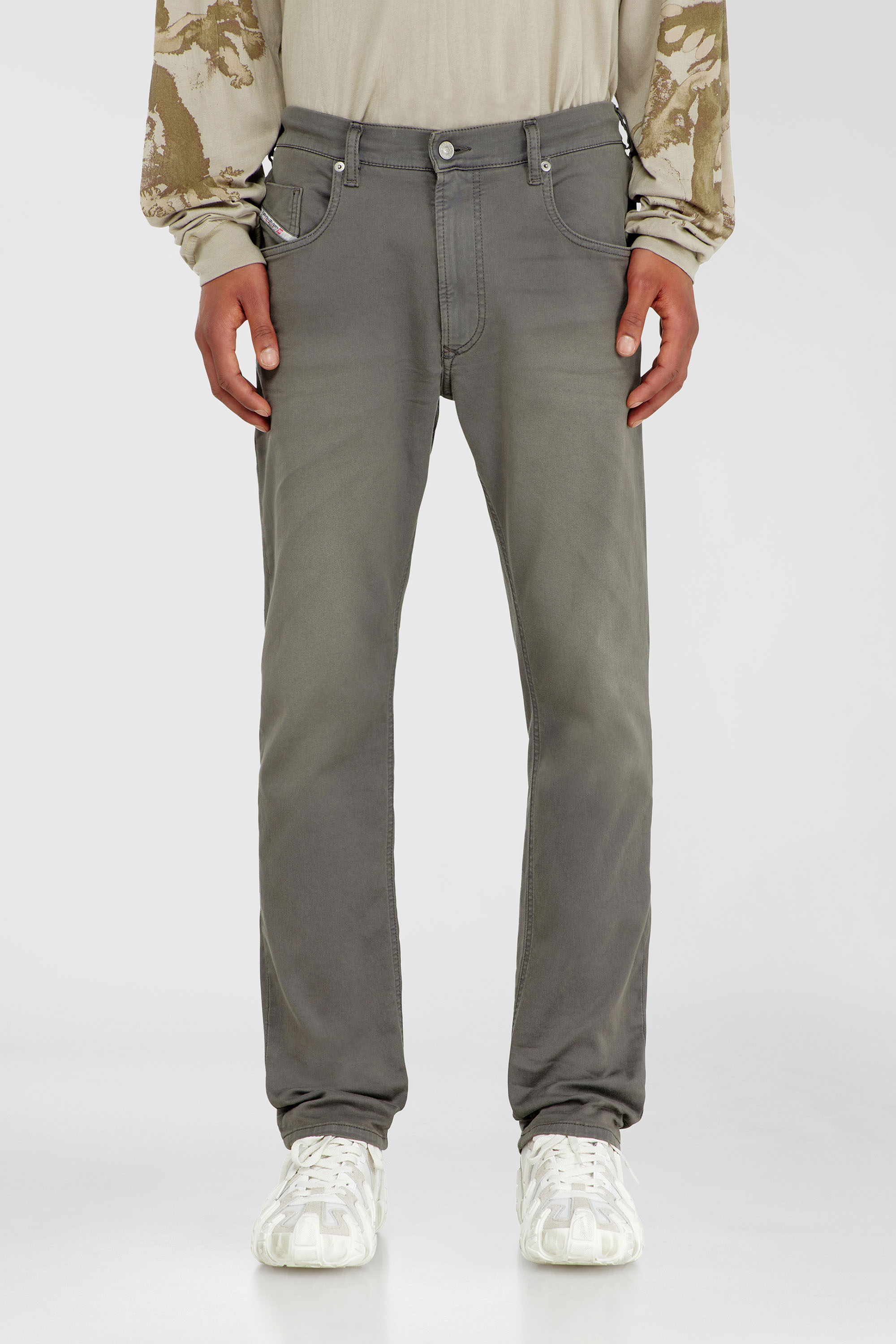 Diesel - Regular 2032 D-Krooley-BW Joggjeans&reg; 0670M Homme, Gris - Image 2