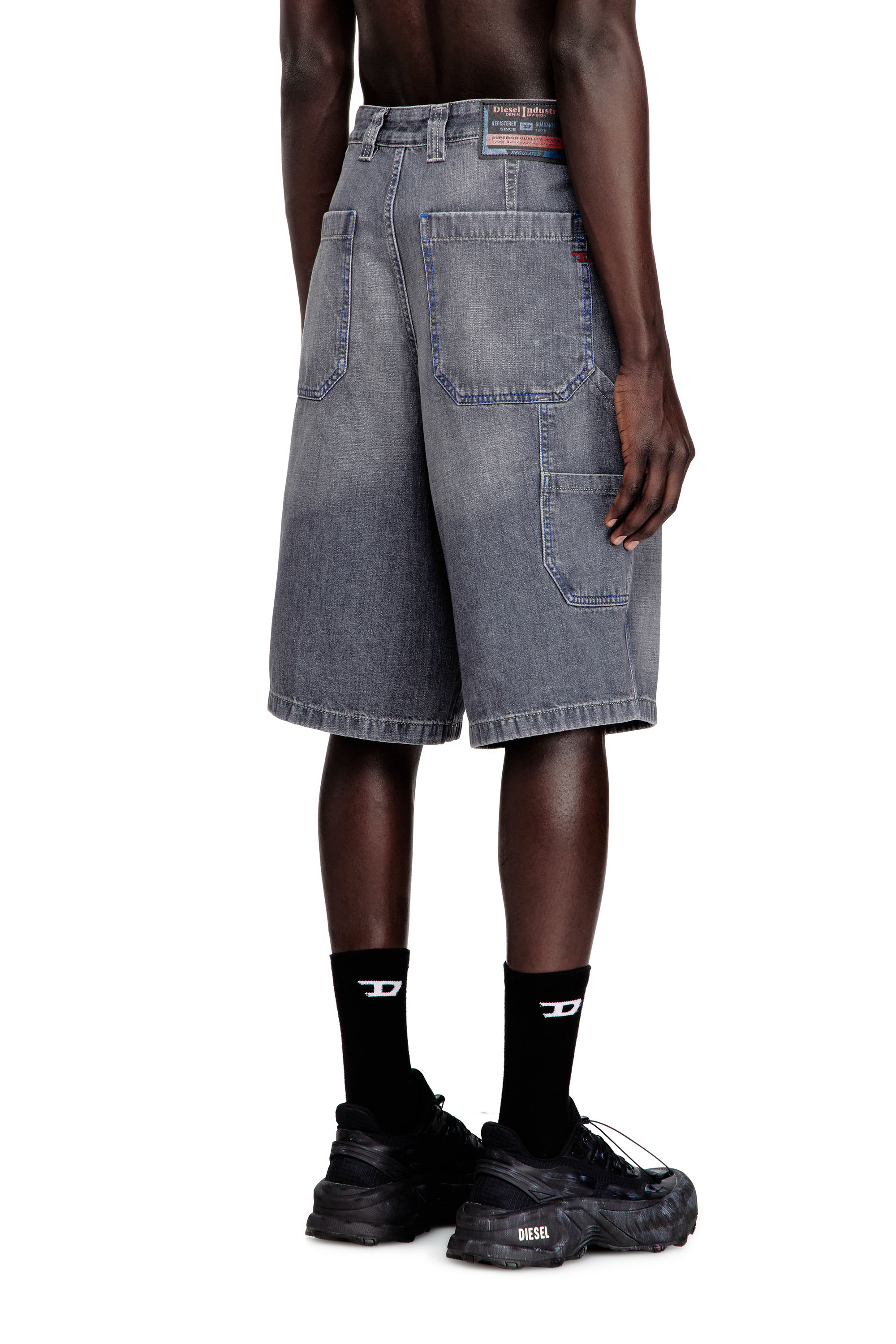 Diesel - D-LIVERY-W-SHORT, Man's Relaxed-fit denim shorts in Grey - 4