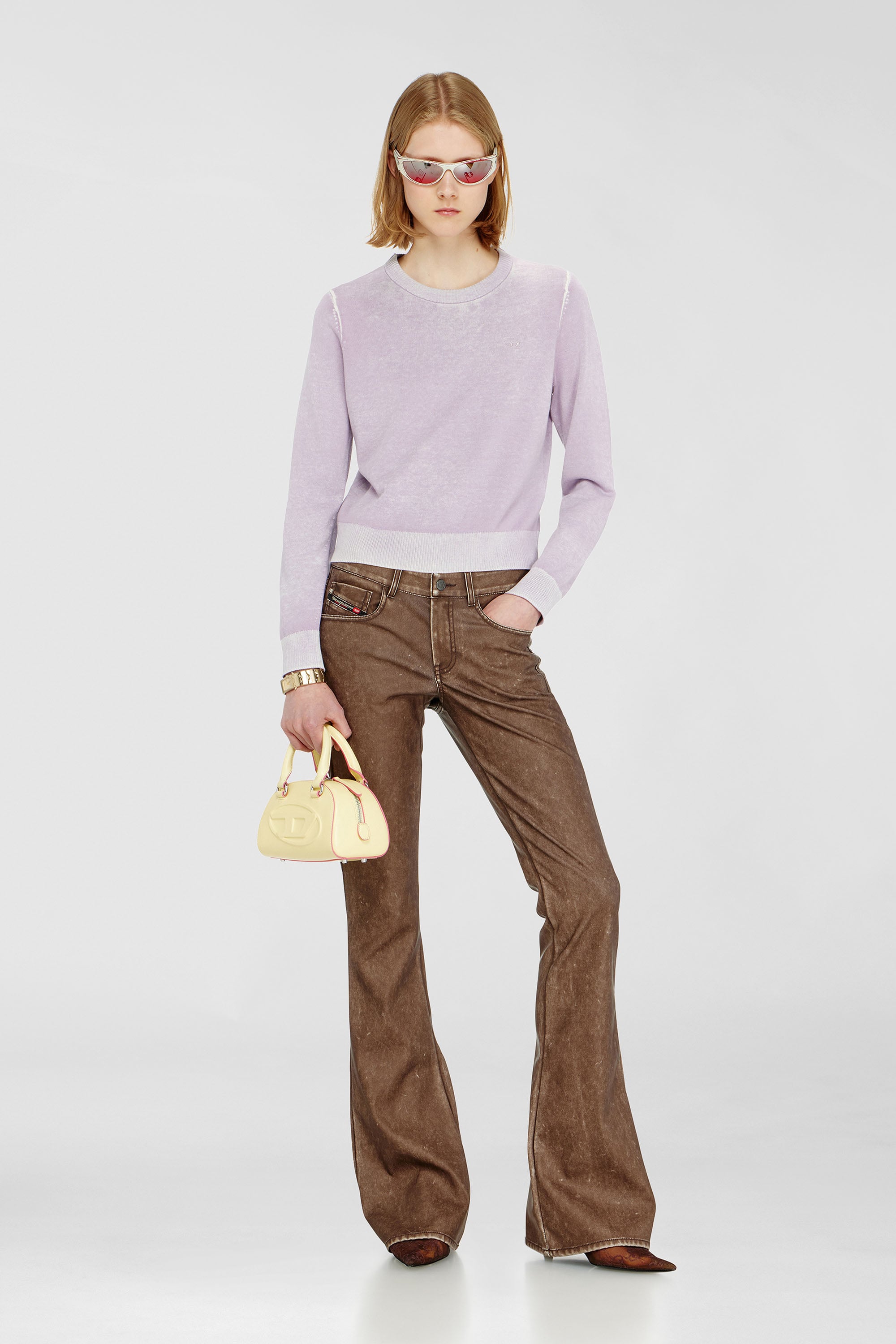 Pull avec impression invers&eacute;e d&eacute;lav&eacute;e