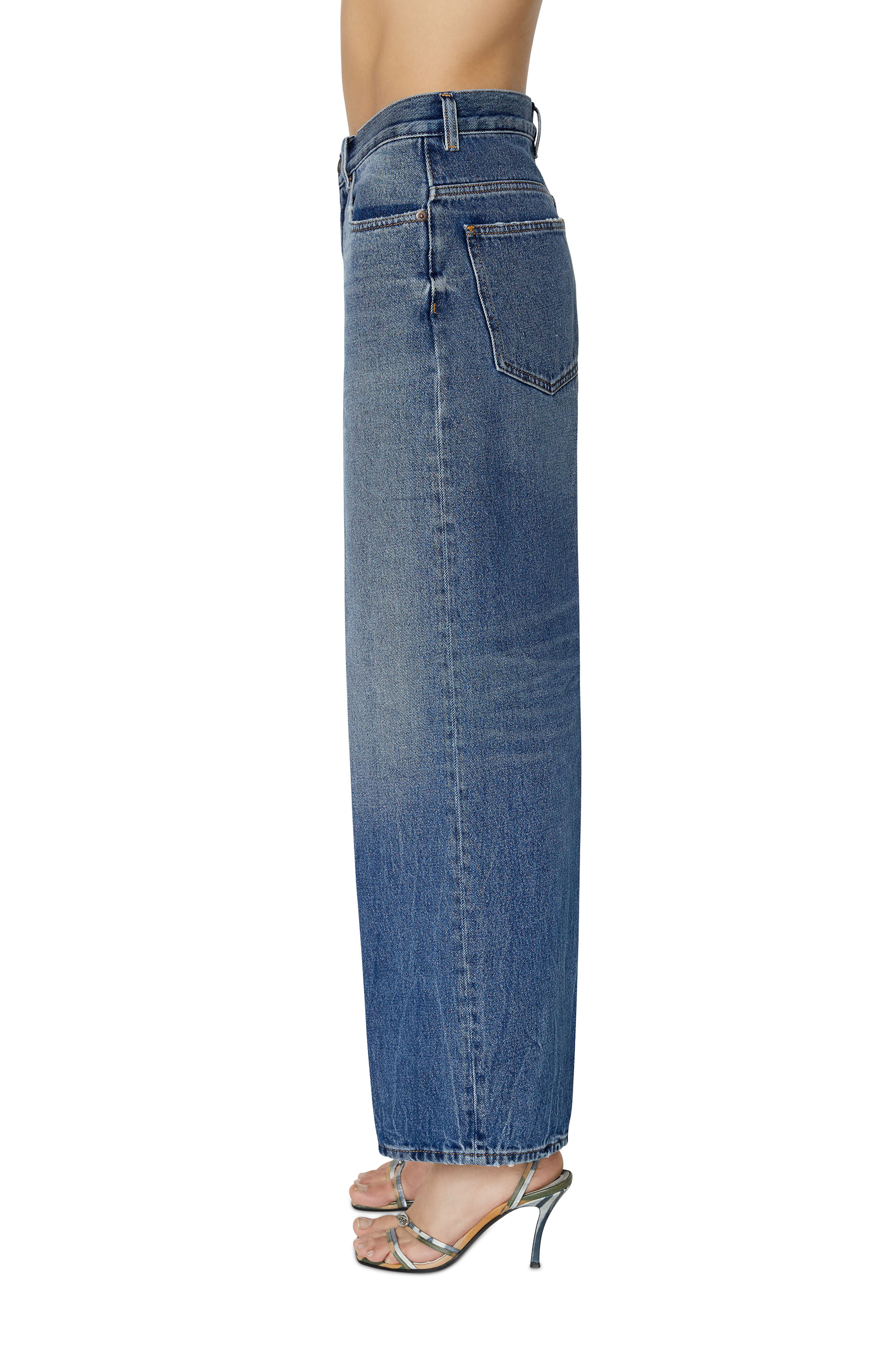 Diesel - 2000 WIDEE 09E03 Bootcut and Flare Jeans, Bleu moyen - Image 4
