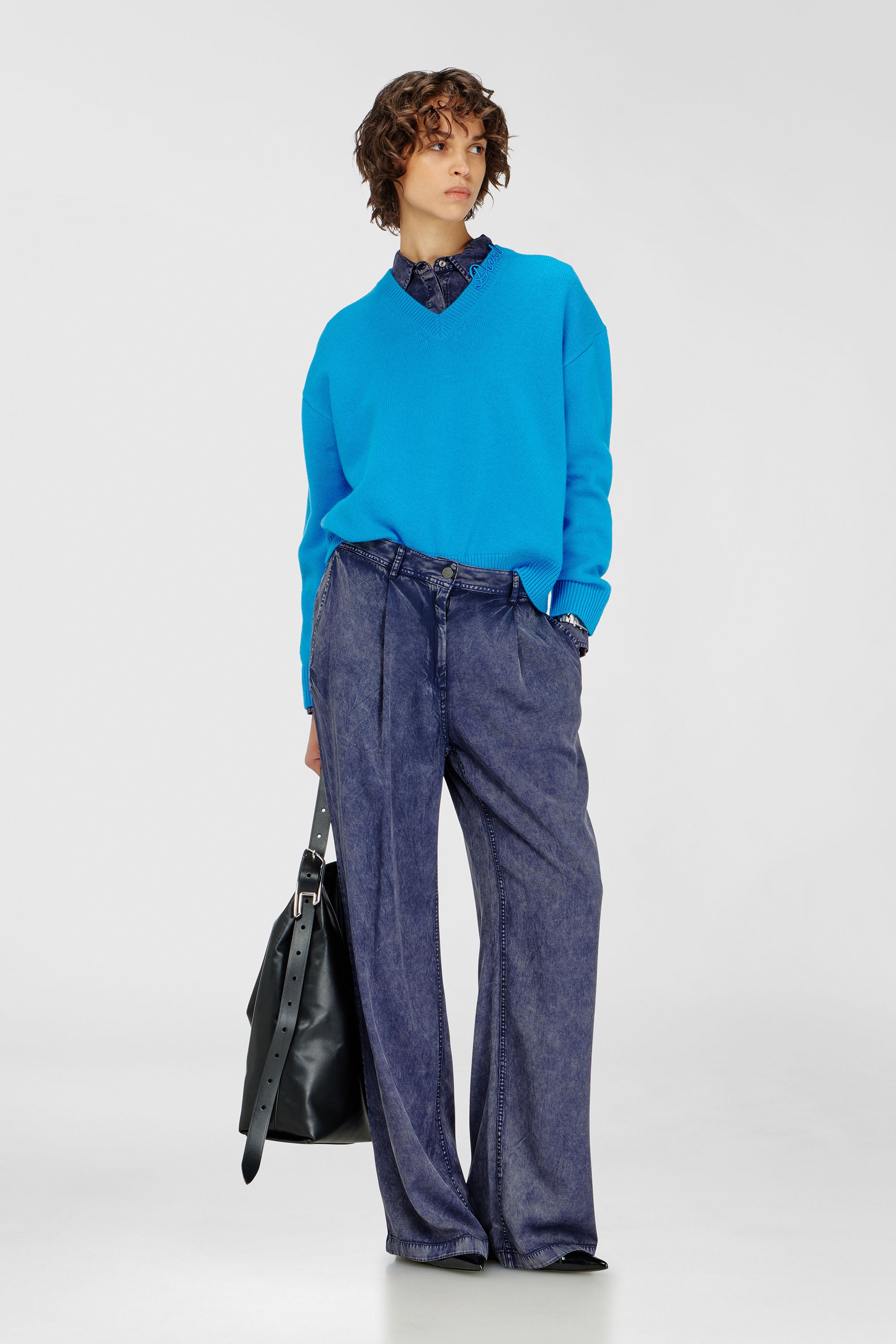Diesel - P-AUSTINE, Pantalon wide-leg en viscose effet denim Femme in Bleu - 1