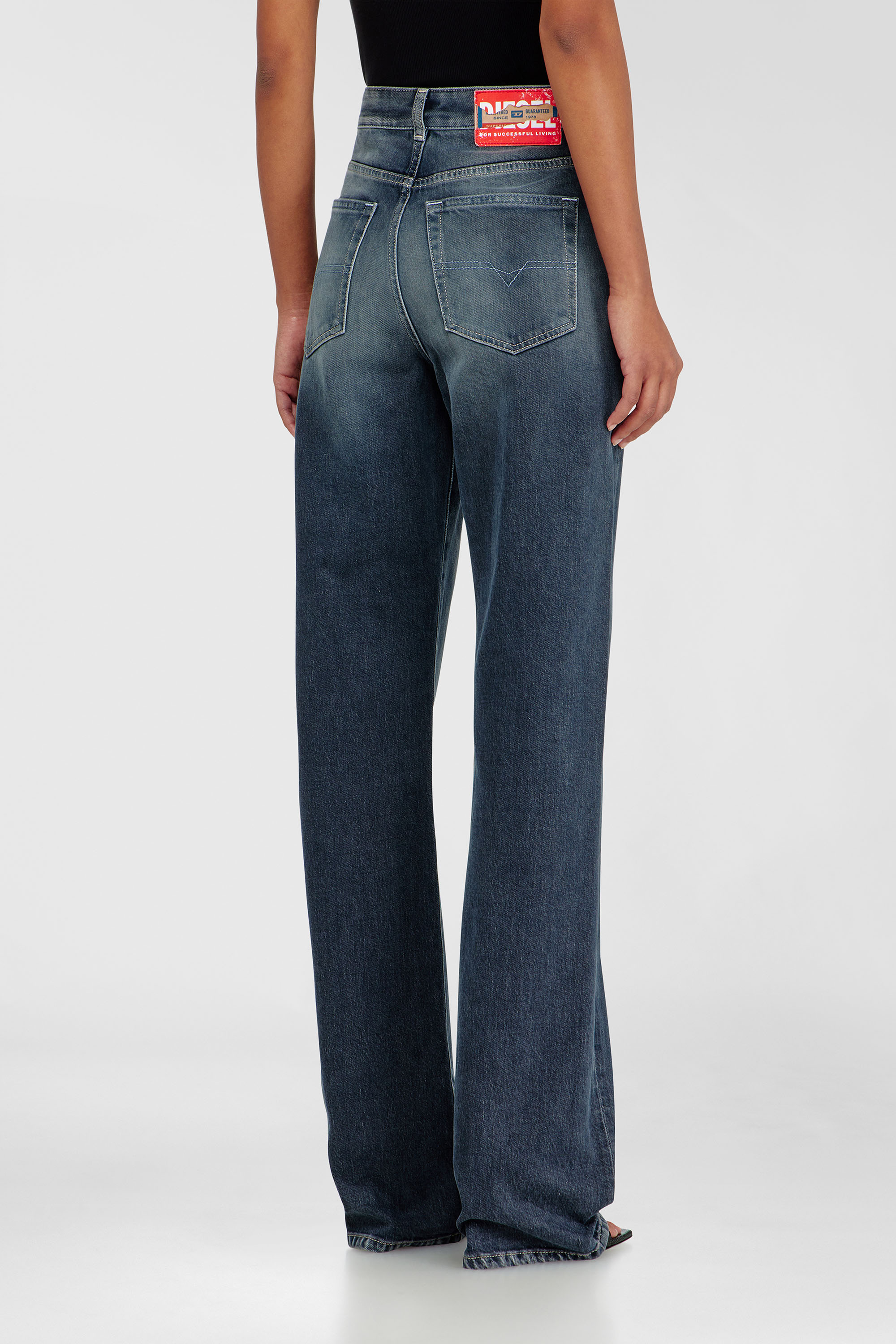 Diesel - Regular Jeans 1971 D-Sent 007EI Femme, Bleu Fonc&eacute; - Image 5