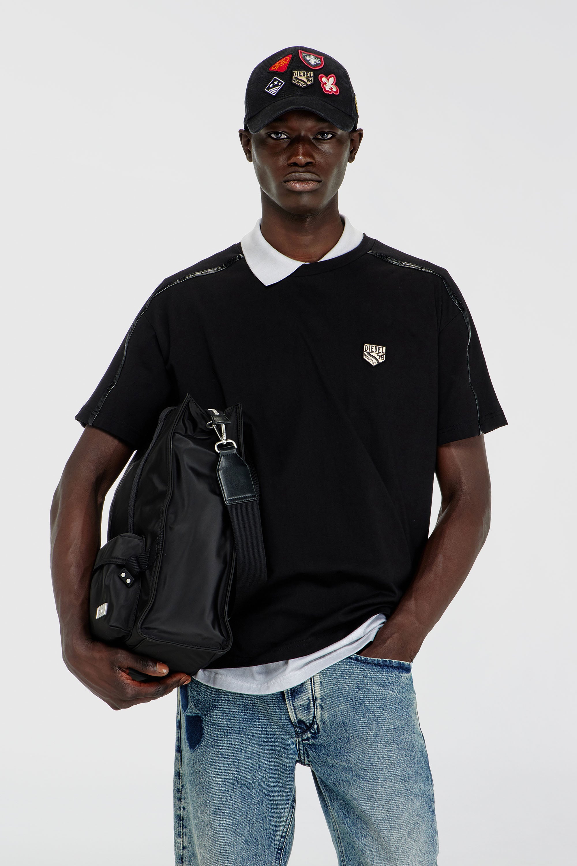 Diesel - T-NORM-FL, T-shirt avec finitions contrastantes et patch logo Homme in Noir - 1