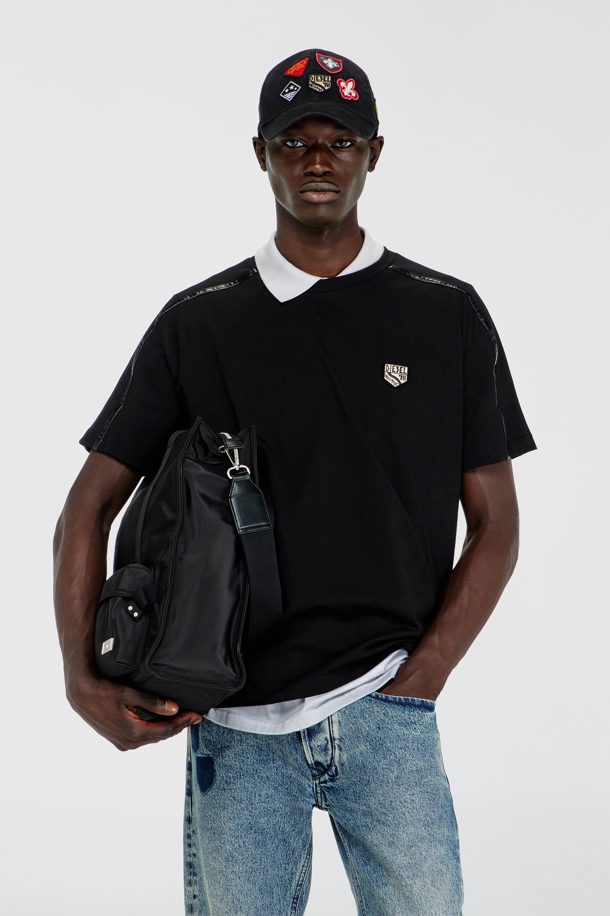 Diesel - T-NORM-FL, T-shirt avec finitions contrastantes et patch logo Homme in Noir - 3