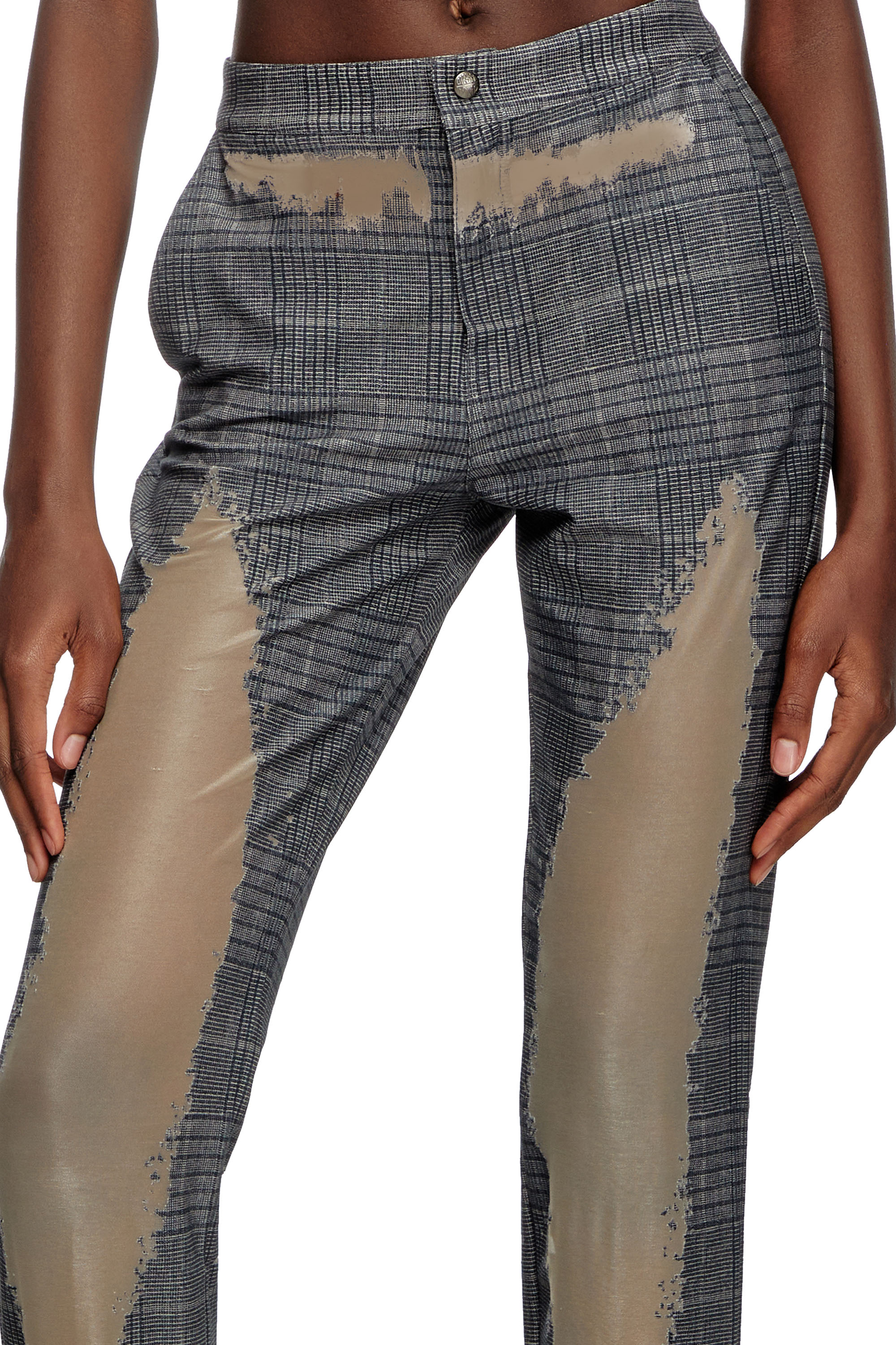 Diesel - P-MINERAL-P2, Pantalon à carreaux avec effet taches de sueur dévoré Femme in Gris - 5