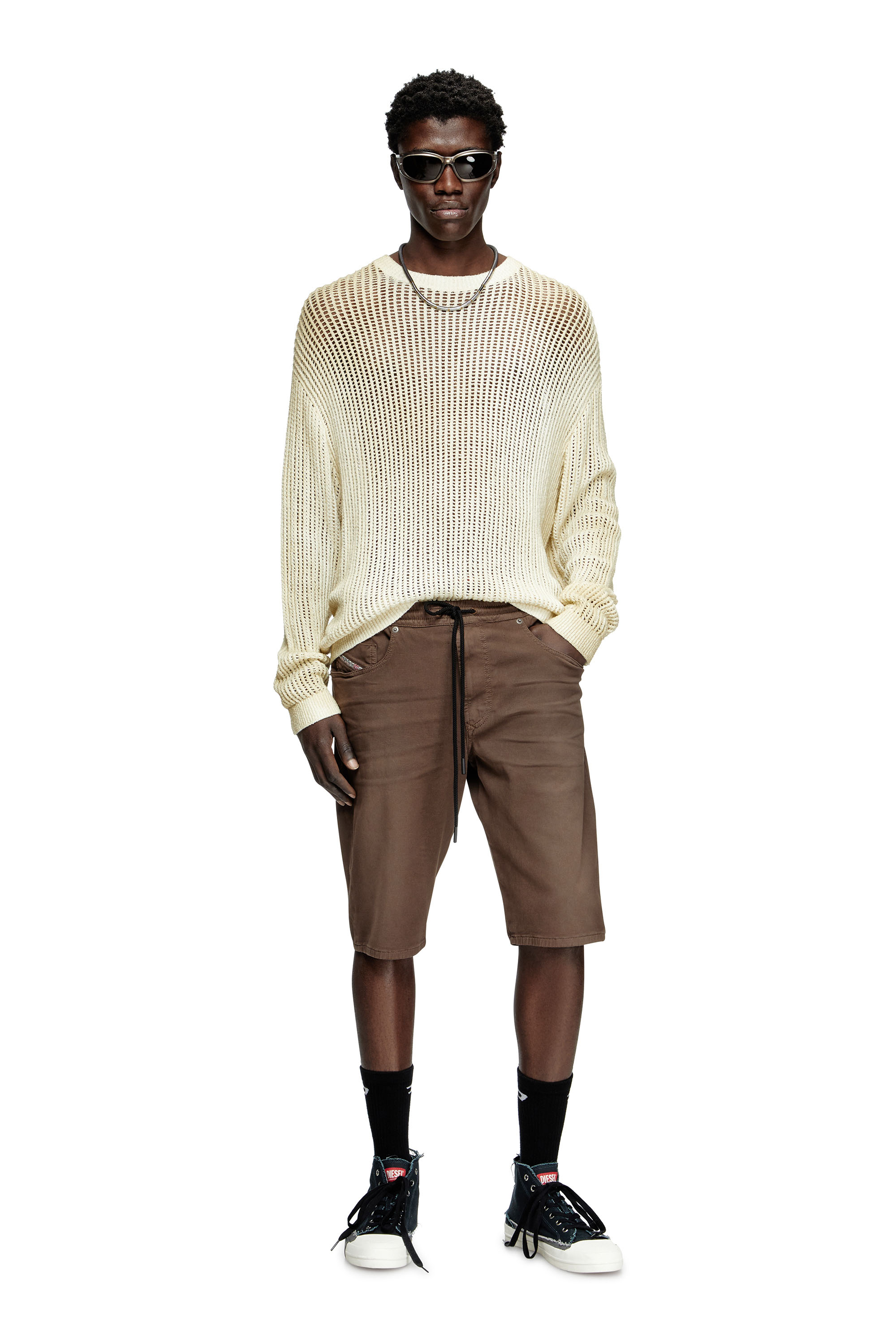 Diesel - 2033 D-KROOLEY-SHORT JOGG, Short chino en JoggJeans Homme in Marron - 1