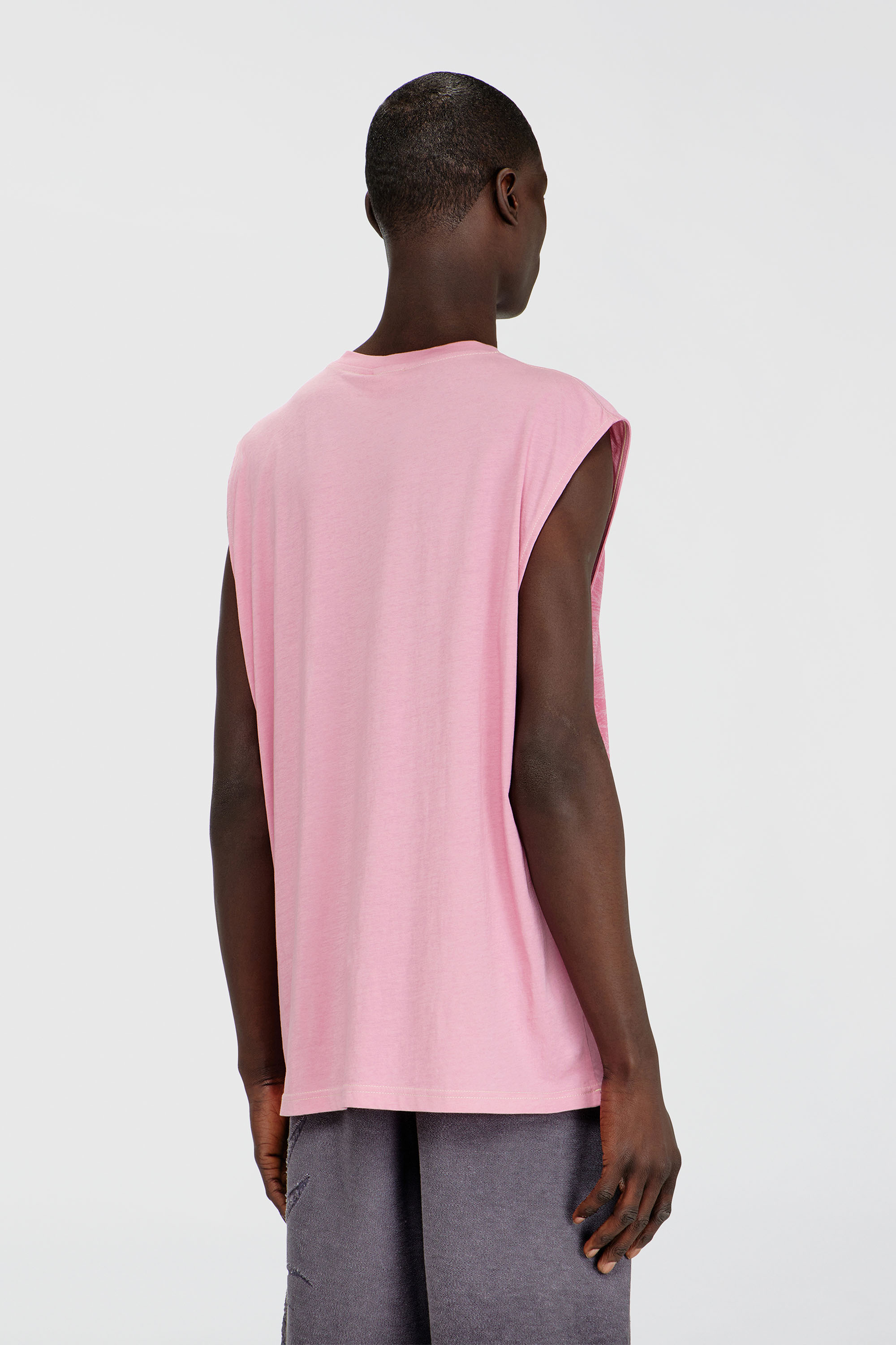 Diesel - T-BOXT-SL-NOTCH, D&eacute;bardeur en coton avec motif ton sur ton Homme in Rose - 4