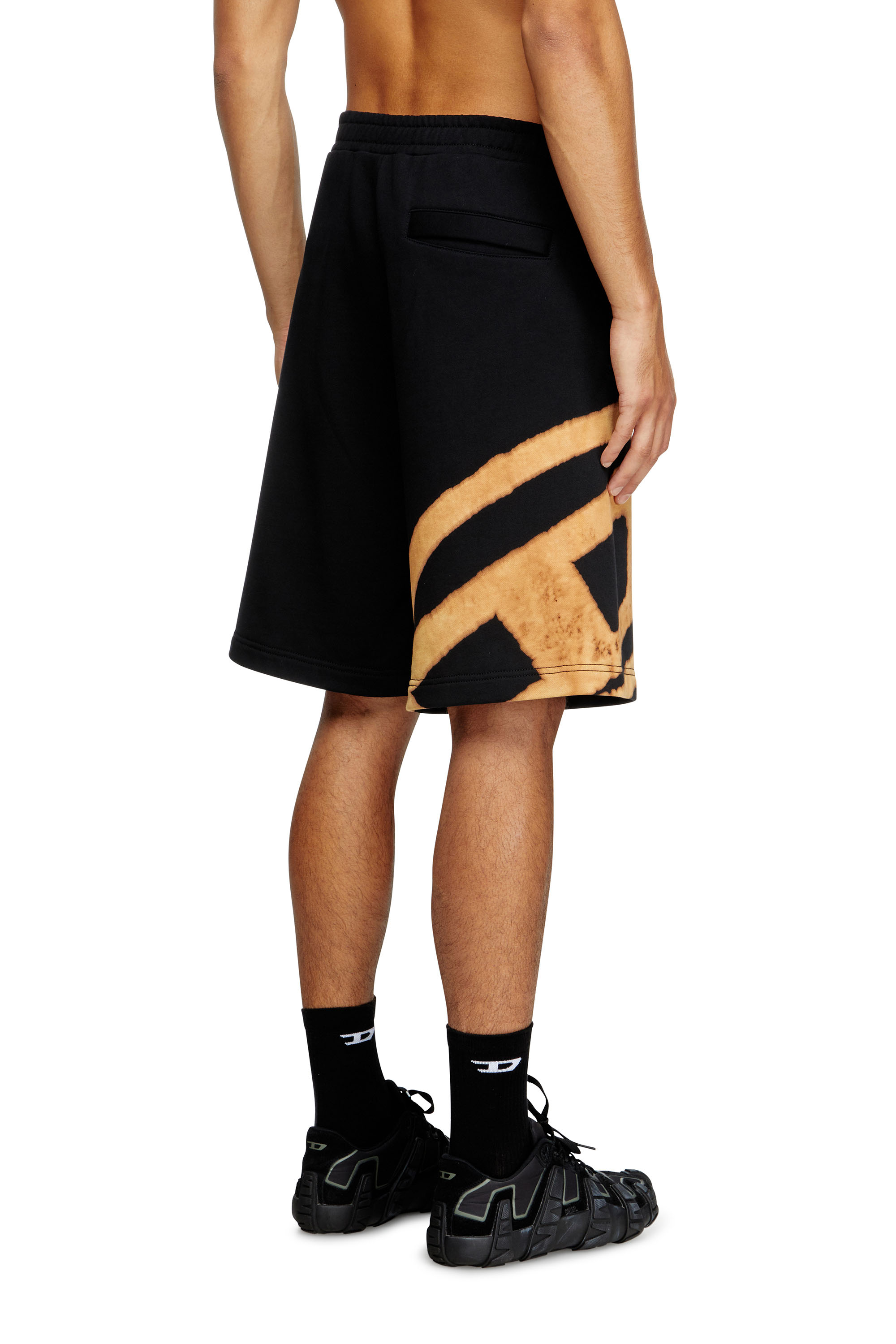 Diesel - P-CROW-BLEACH, Short de survêtement avec logo effet blanchi Homme in Polychrome - 4