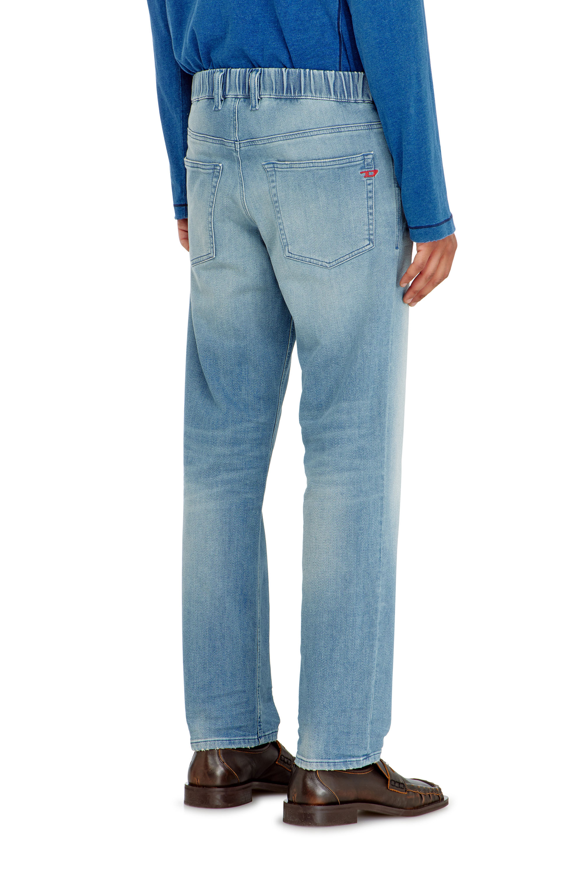 Diesel - Regular 2090 D-Veekley Joggjeans&reg; 09Q21 Homme, Bleu Clair - Image 3