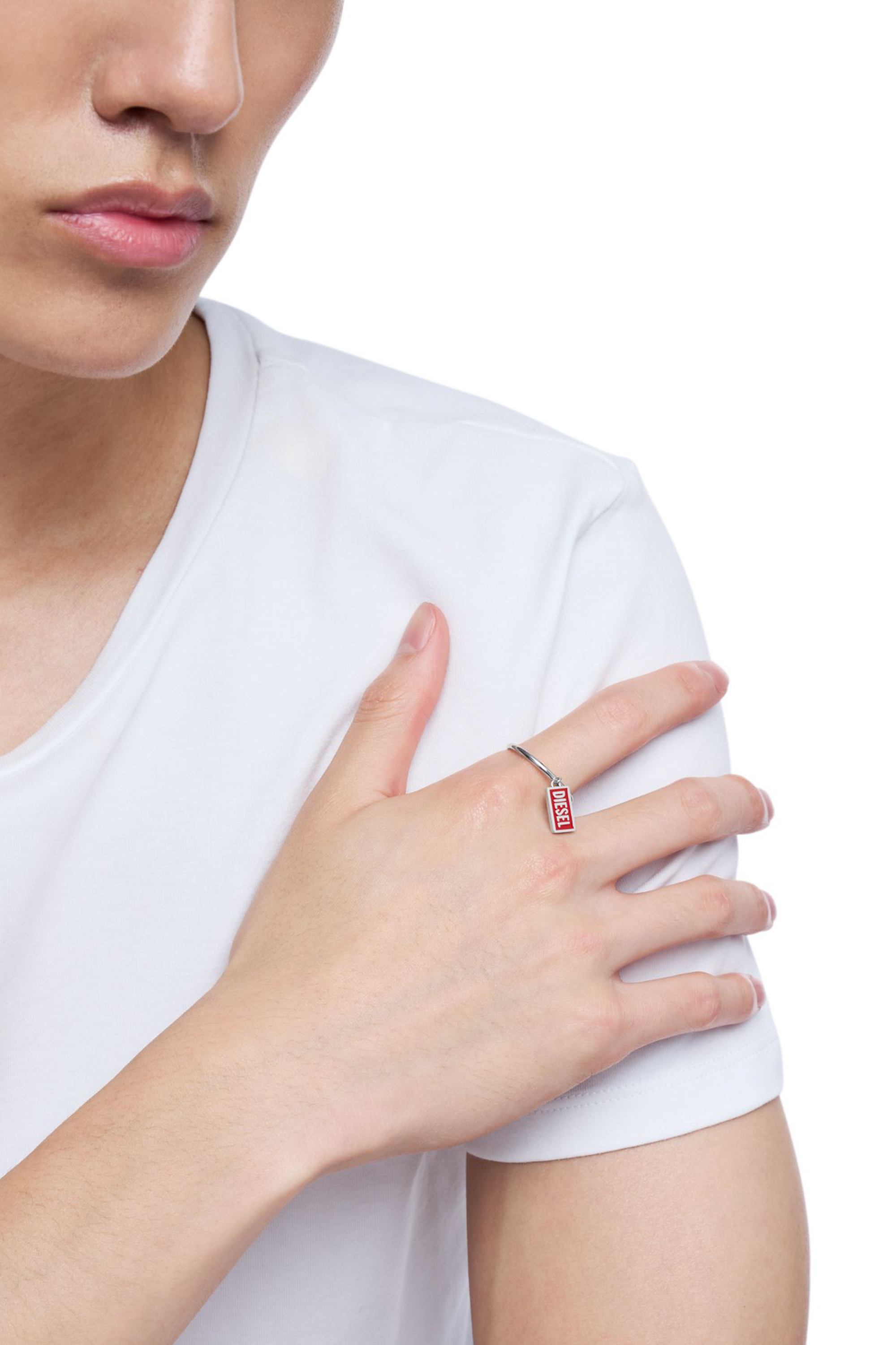 Diesel - DX1618931 JEWELLERY, Bague avec breloque logo en acier inoxydable Mixte in Rouge - 5