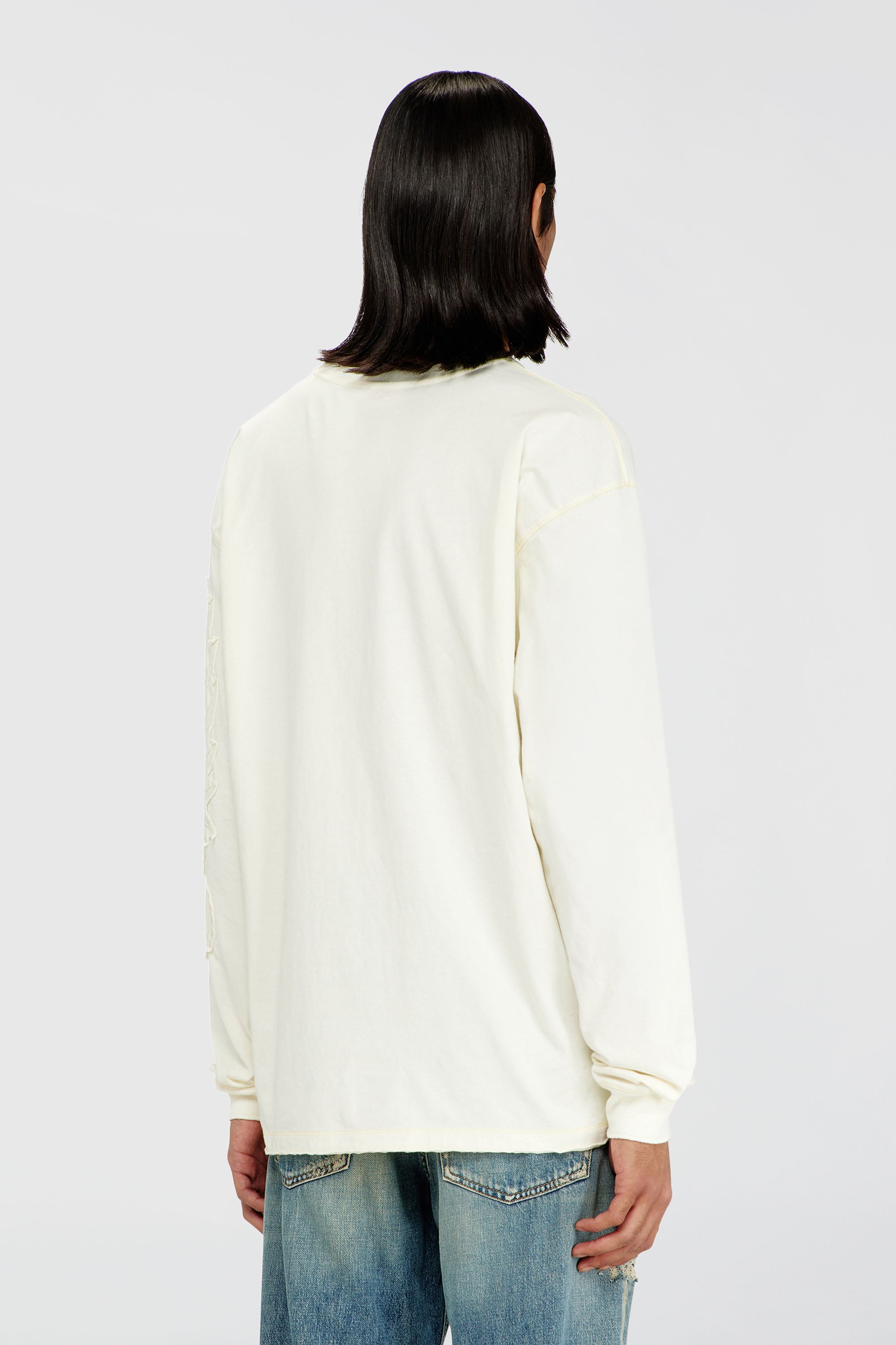 Diesel - T-NORM-LS-AA3, T-shirt manches longues avec imprim&eacute;s et patchs Homme in Blanc - 4