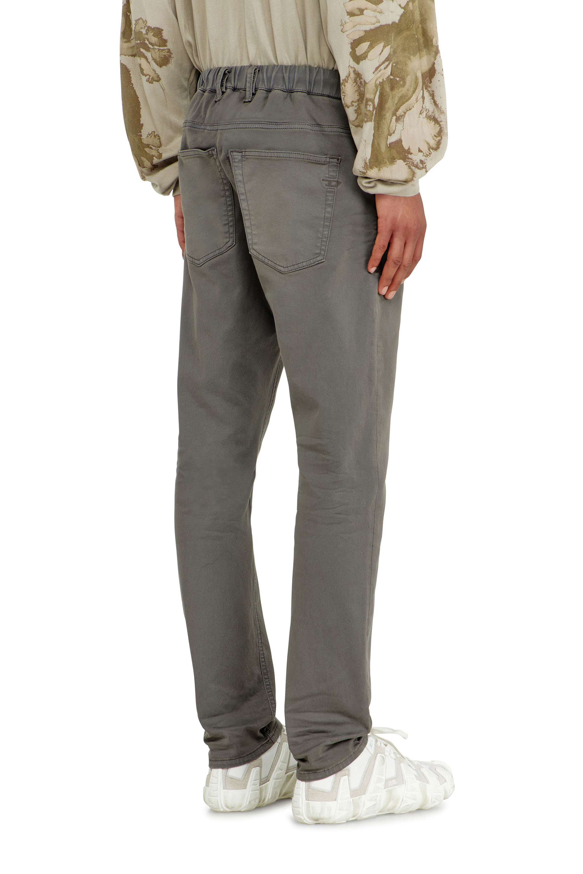 Diesel - Regular 2032 D-Krooley-BW Joggjeans&reg; 0670M Homme, Gris - Image 4