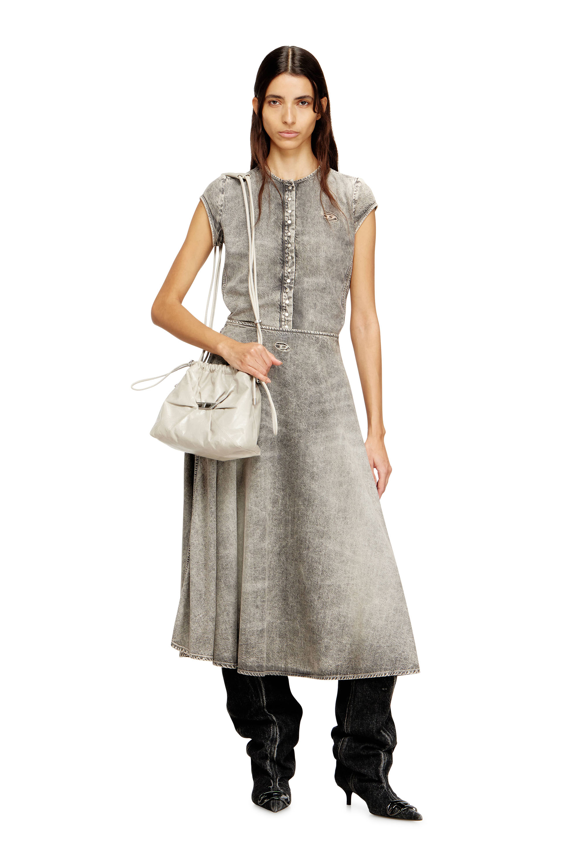 Diesel - SCRUNCH-D BUCKET, Scrunch-D-Sac seau en cuir froiss&eacute; et brillant Femme in Blanc - 2