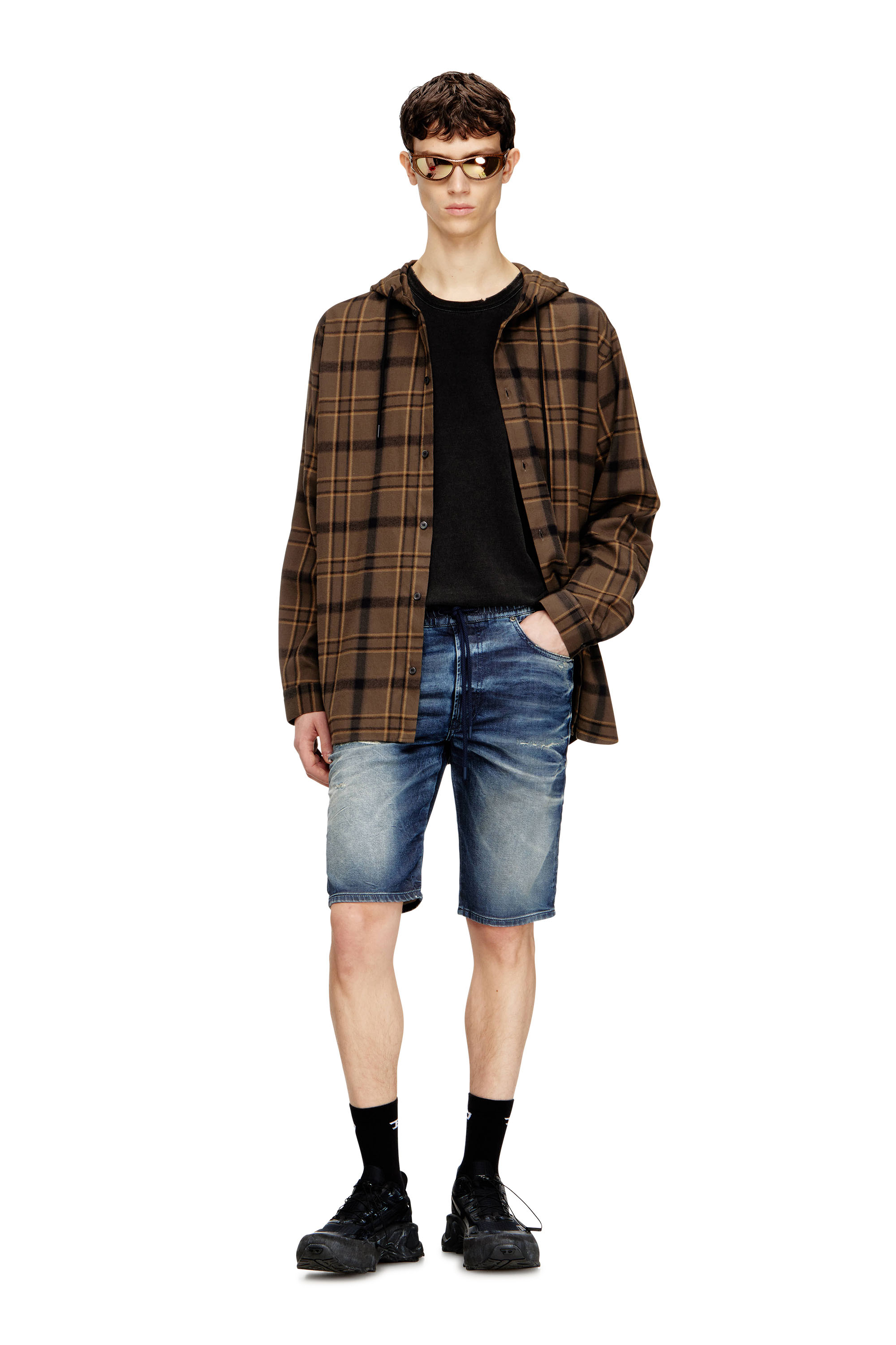 Diesel - 2033 D-KROOLEY-SHORT JOGG, Short slim fit en JoggJeans trait&eacute; Homme in Bleu - 1