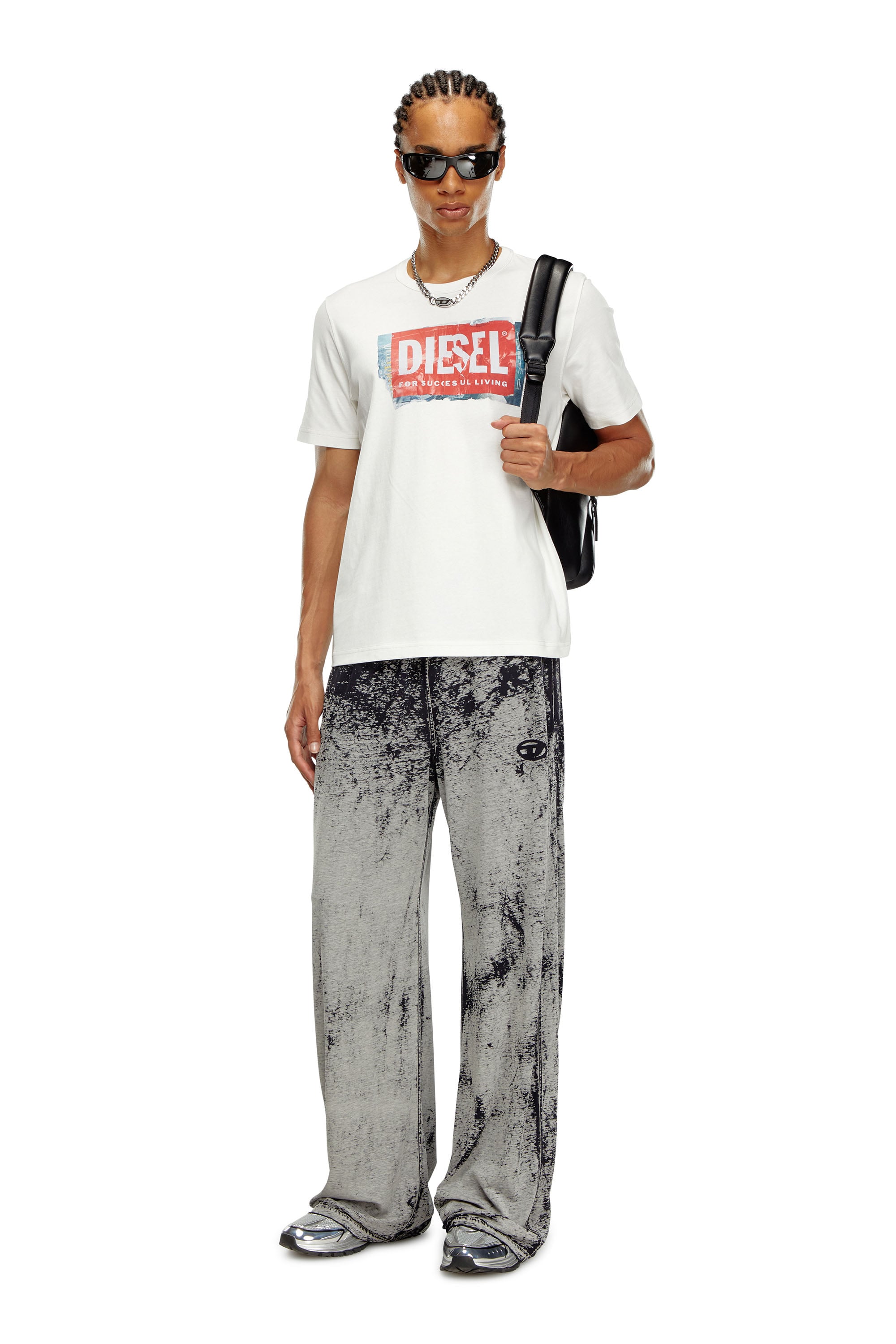 Diesel - T-ADJUST-Q6, T-shirt avec logo effet froiss&eacute; Homme in Blanc - 2