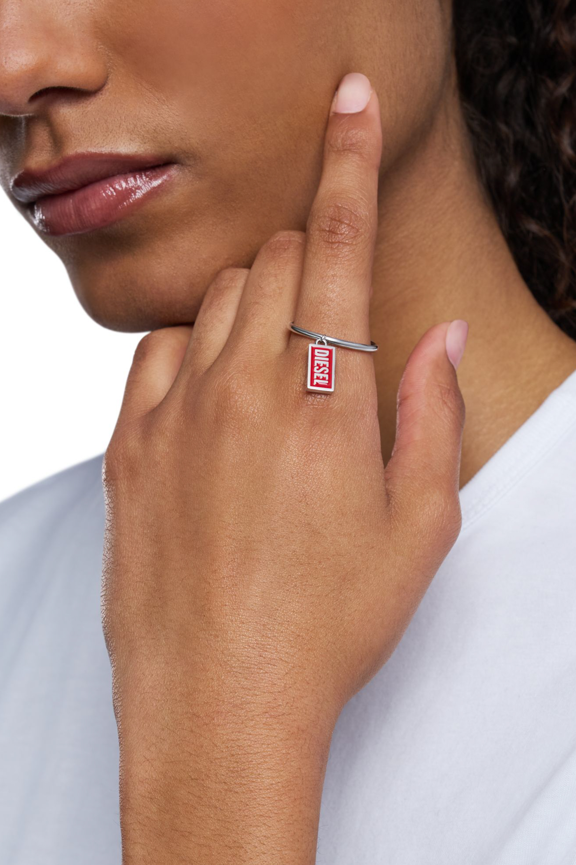 Diesel - DX1618931 JEWELLERY, Bague avec breloque logo en acier inoxydable Mixte in Rouge - 3