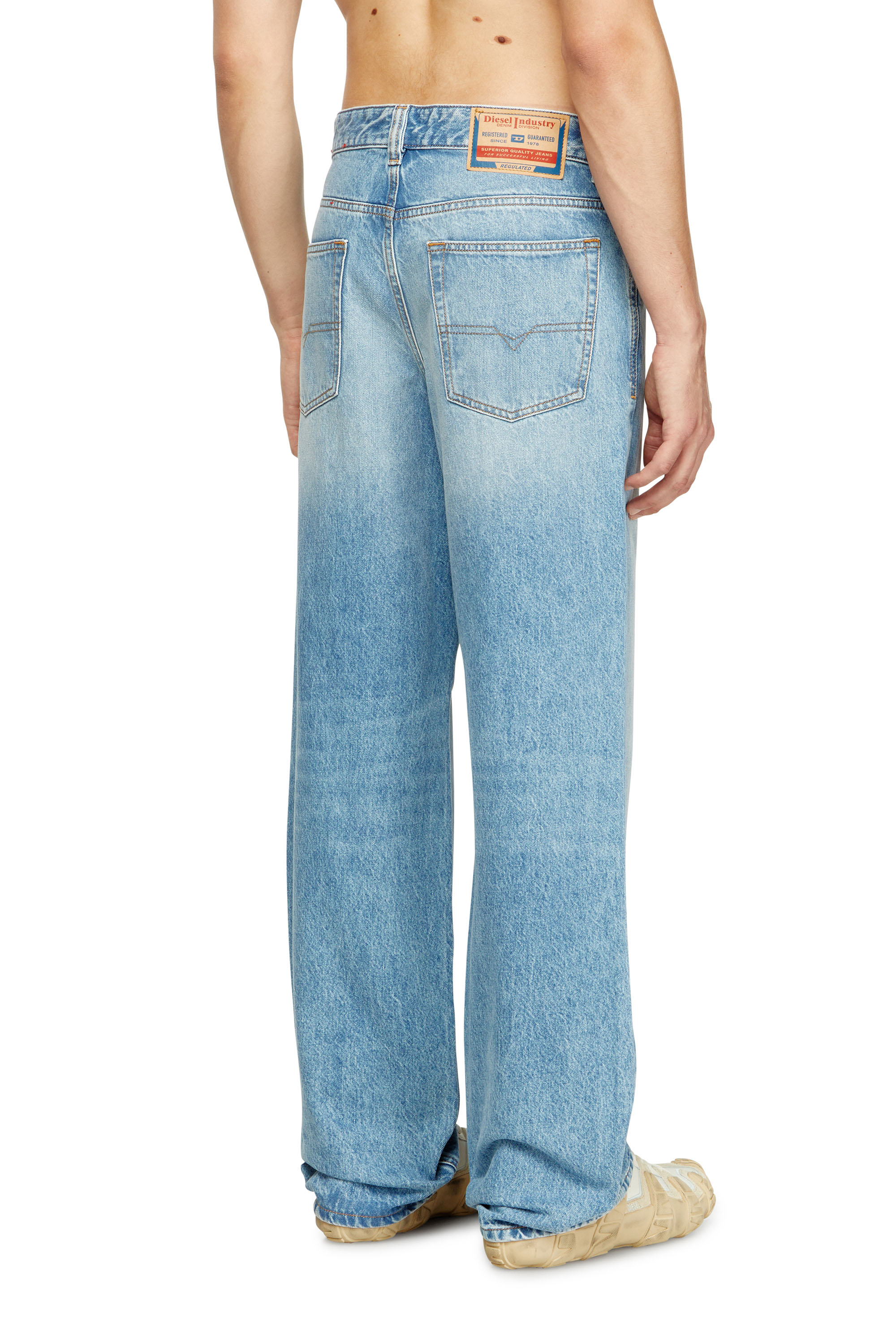 Diesel - Relaxed Jeans 2001 D-Macro 09I29 Homme, Bleu Clair - Image 4