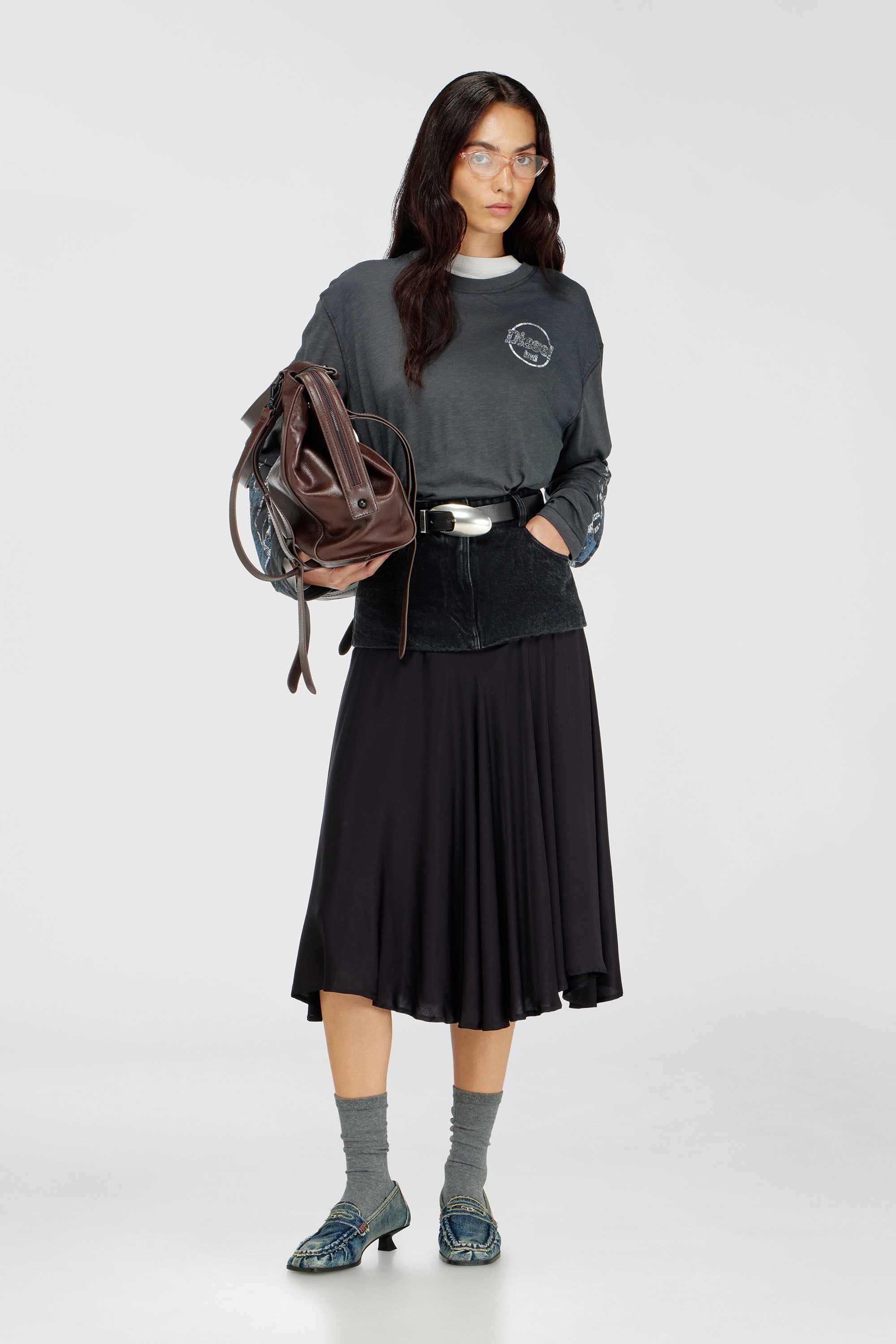 Diesel - T-HILARY-LS-B3, T-shirt manches longues en jersey flamm&eacute; avec imprim&eacute; craquel&eacute; Femme in Gris - 2