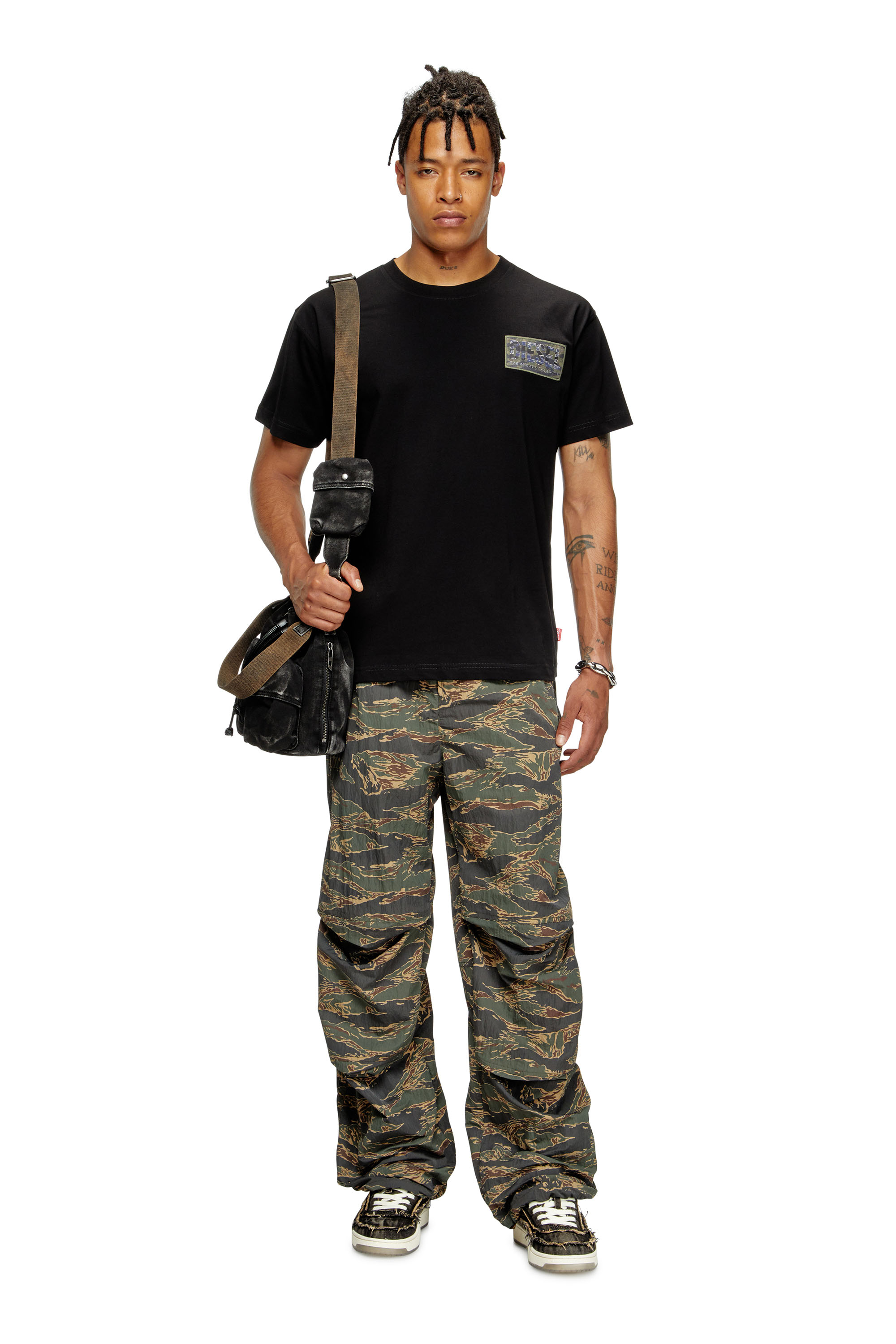 Diesel - T-NORM-T3, T-shirt avec empiècement à logo camouflage Homme in Noir - 1