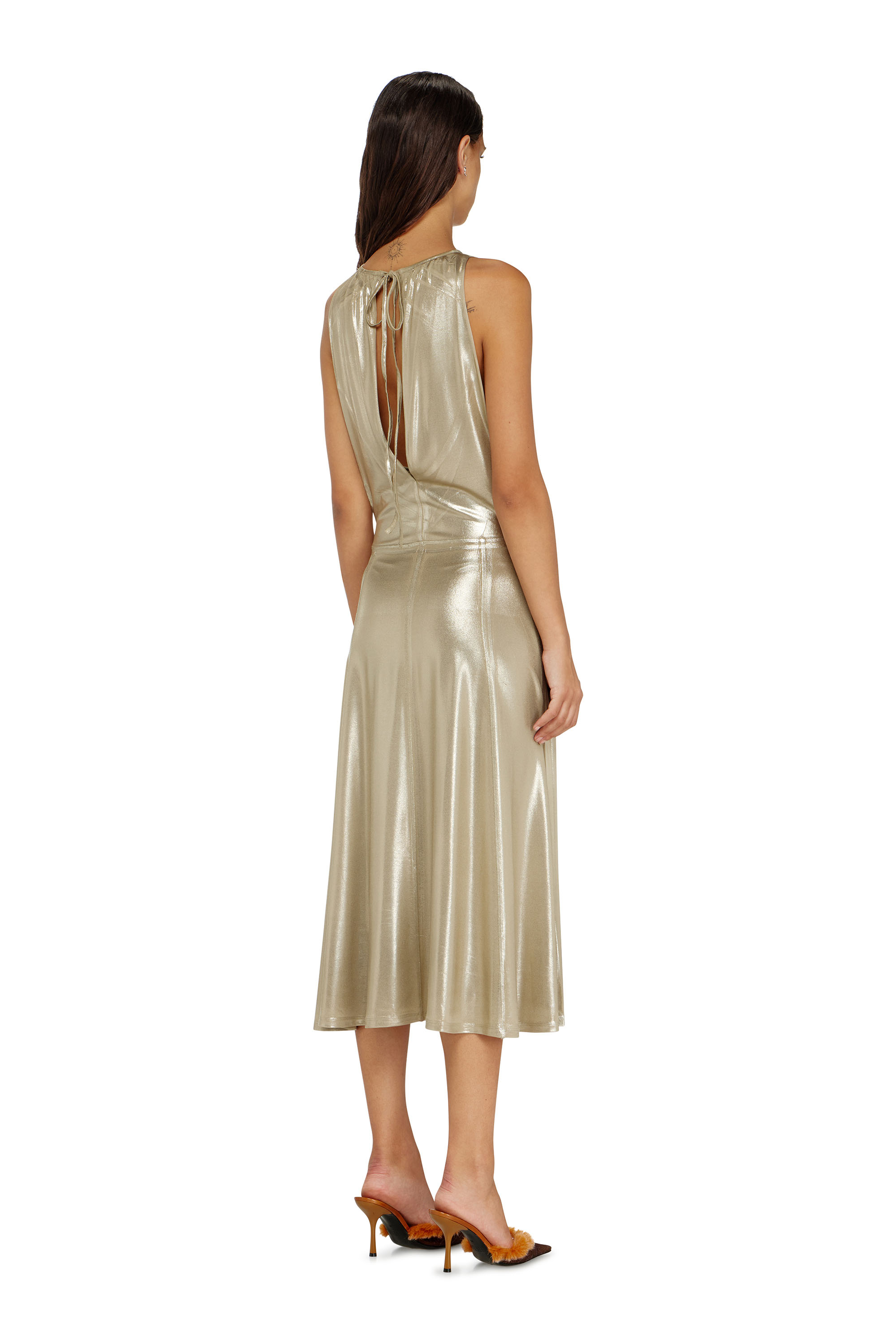 Diesel - D-DYVYNY, Robe midi m&eacute;tallis&eacute;e fluide &agrave; dos ouvert Femme in ToBeDefined - 4