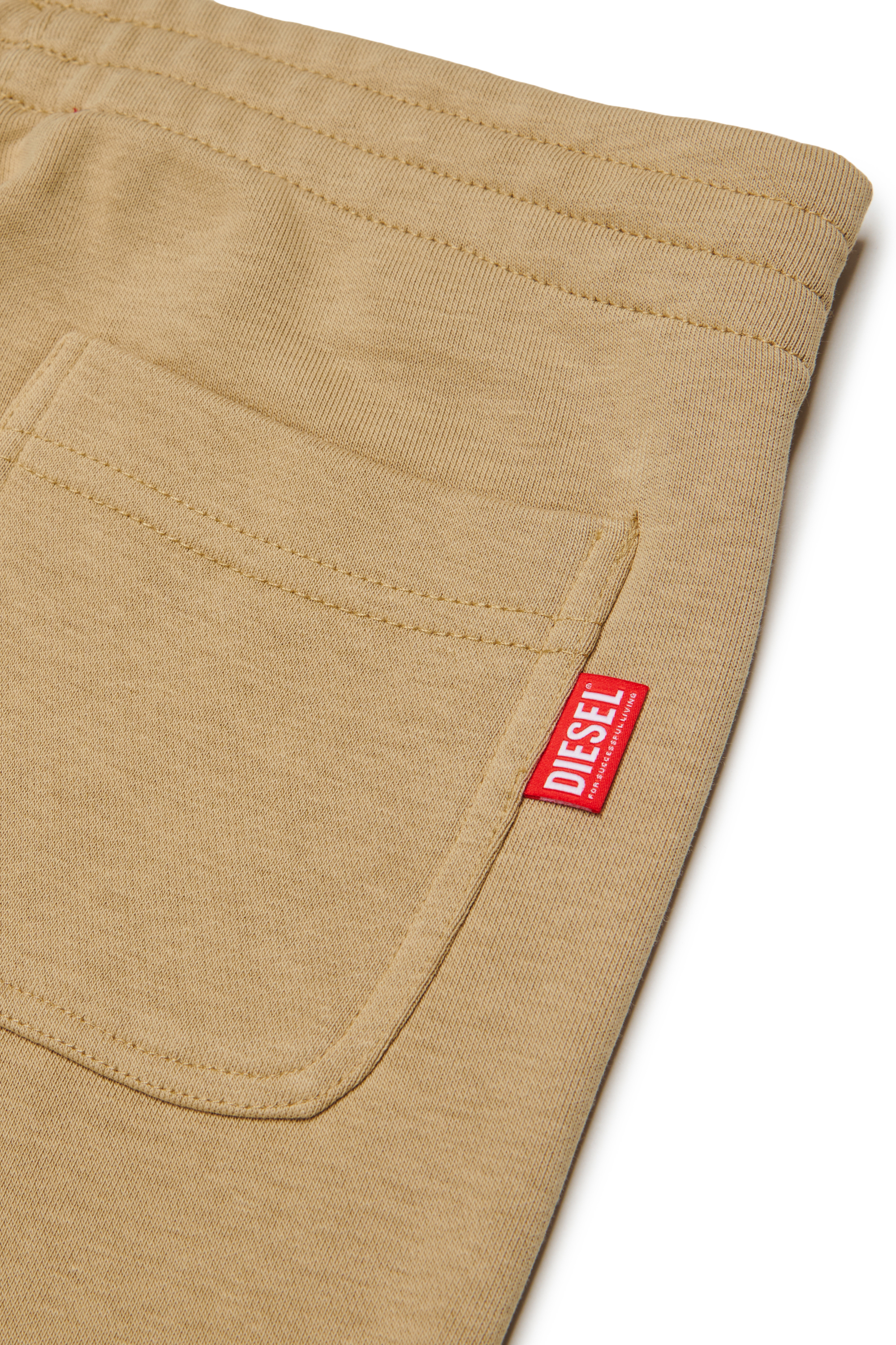 Diesel - PRES, Pantalon de surv&ecirc;tement avec logo d&eacute;coup&eacute; imprim&eacute; Homme in Marron - 4