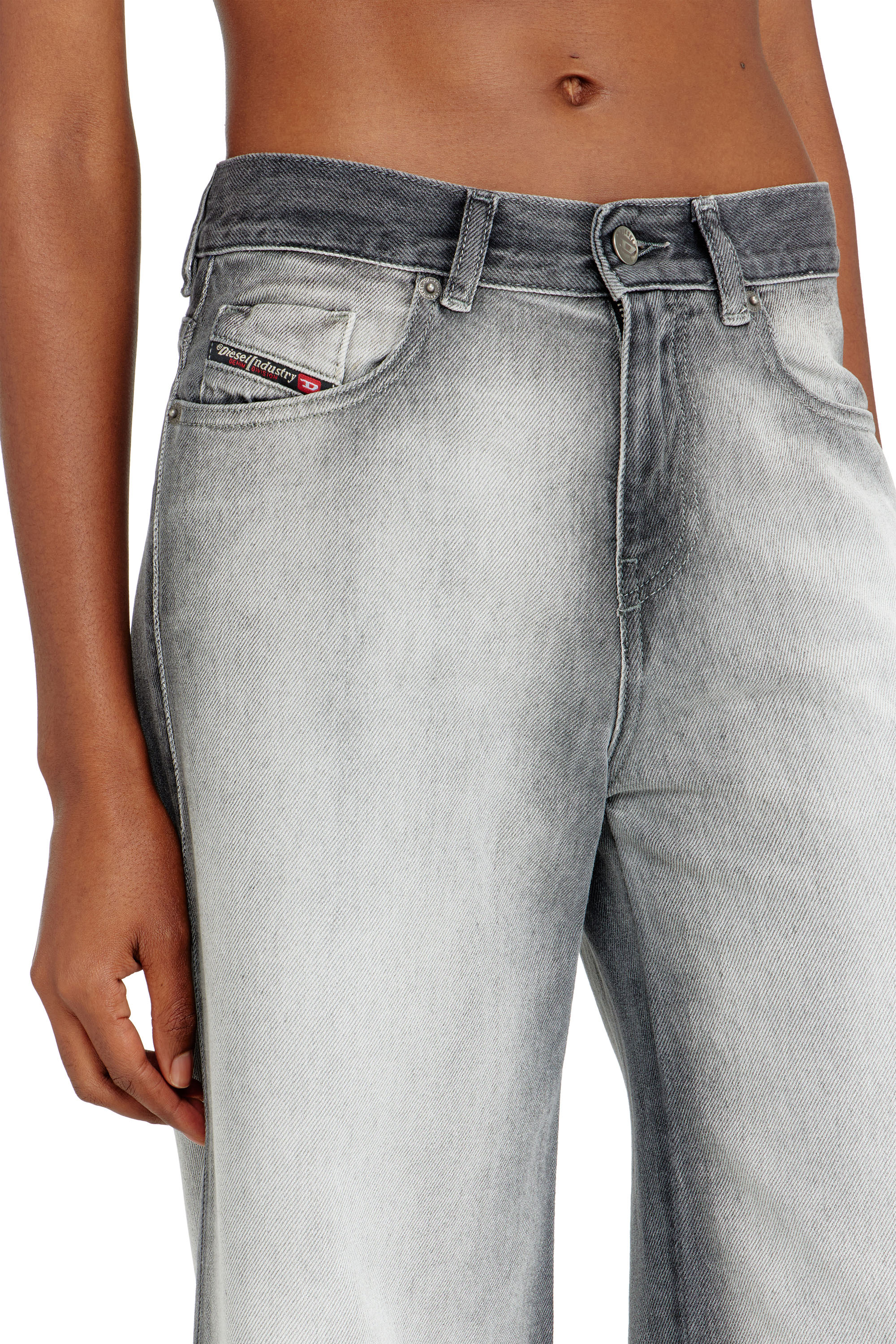 Diesel - Flare Jeans 1978 D-Akemi 09P28 Femme, Gris Clair - Image 4